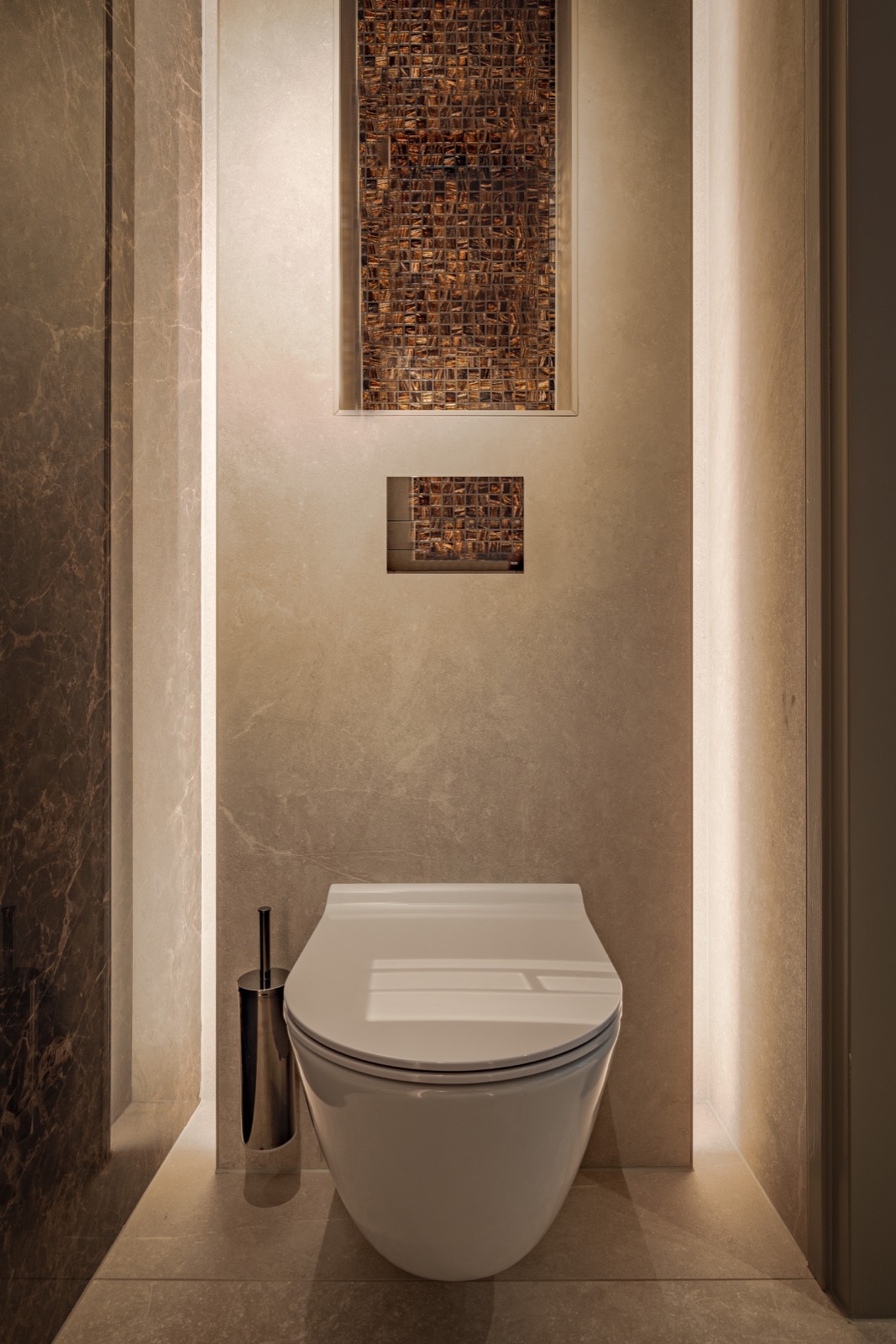 toilet met design verlichting