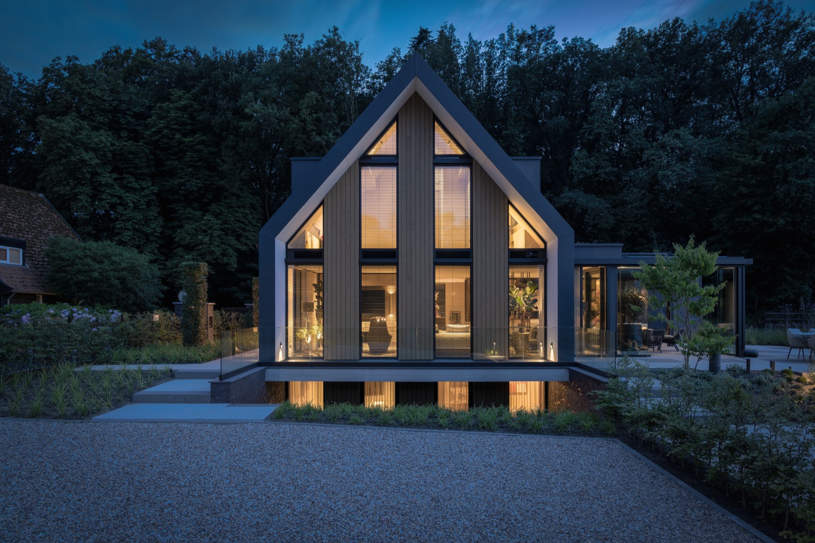 luxe buitenverlichting bij villa