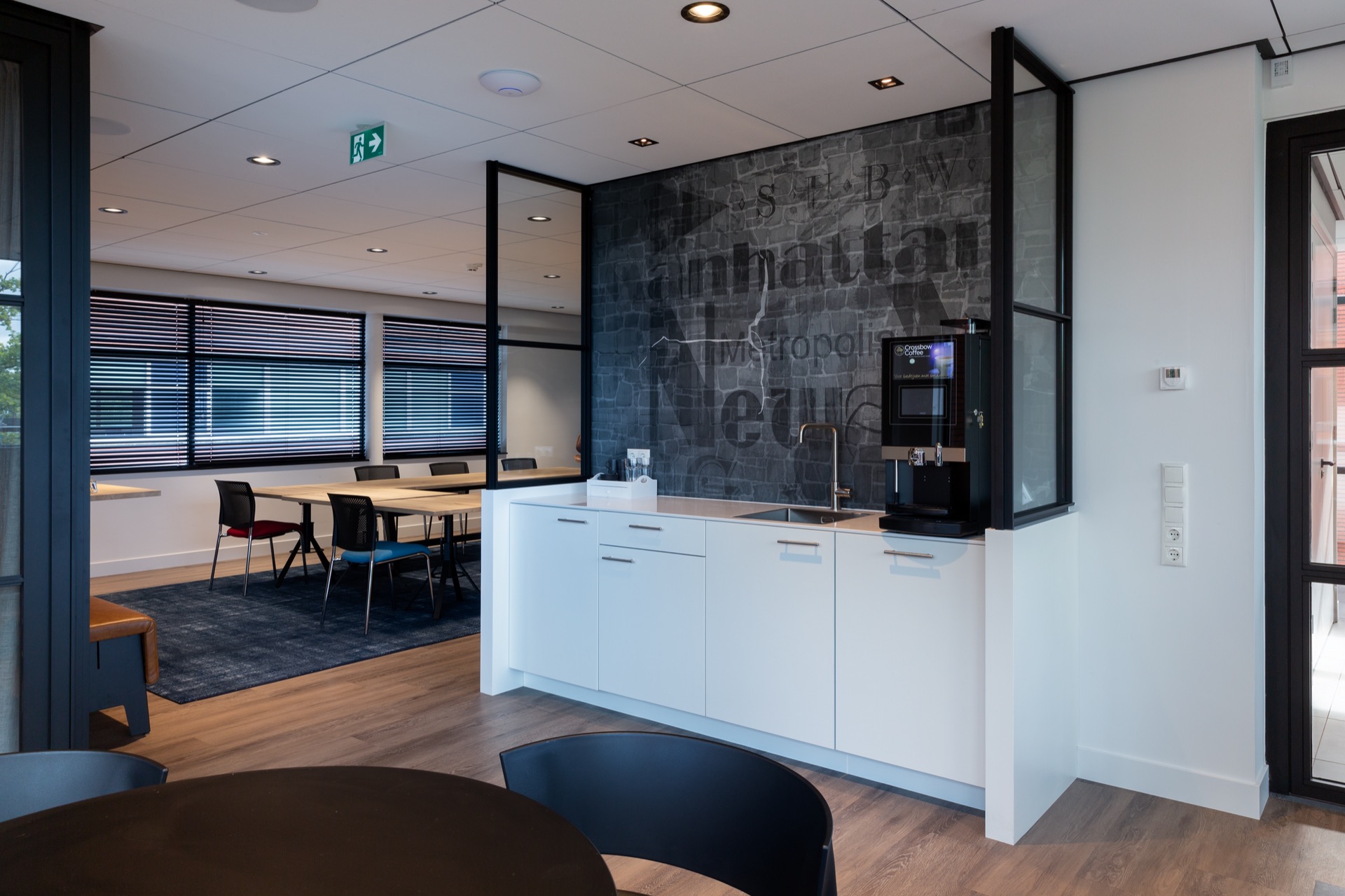 bedrijfskantine met luxe verlichting