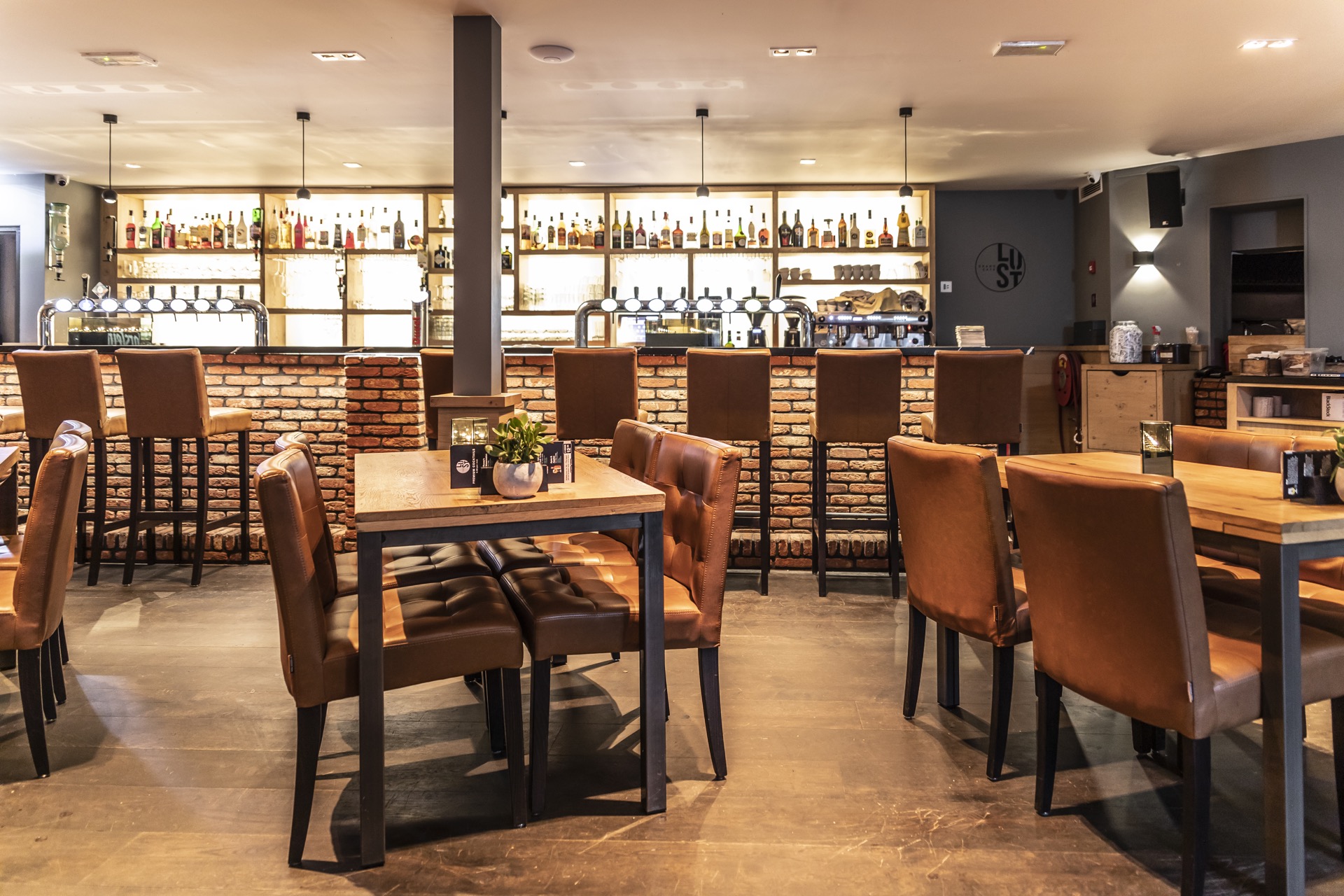 horeca gelegenheid met luxe verlichting