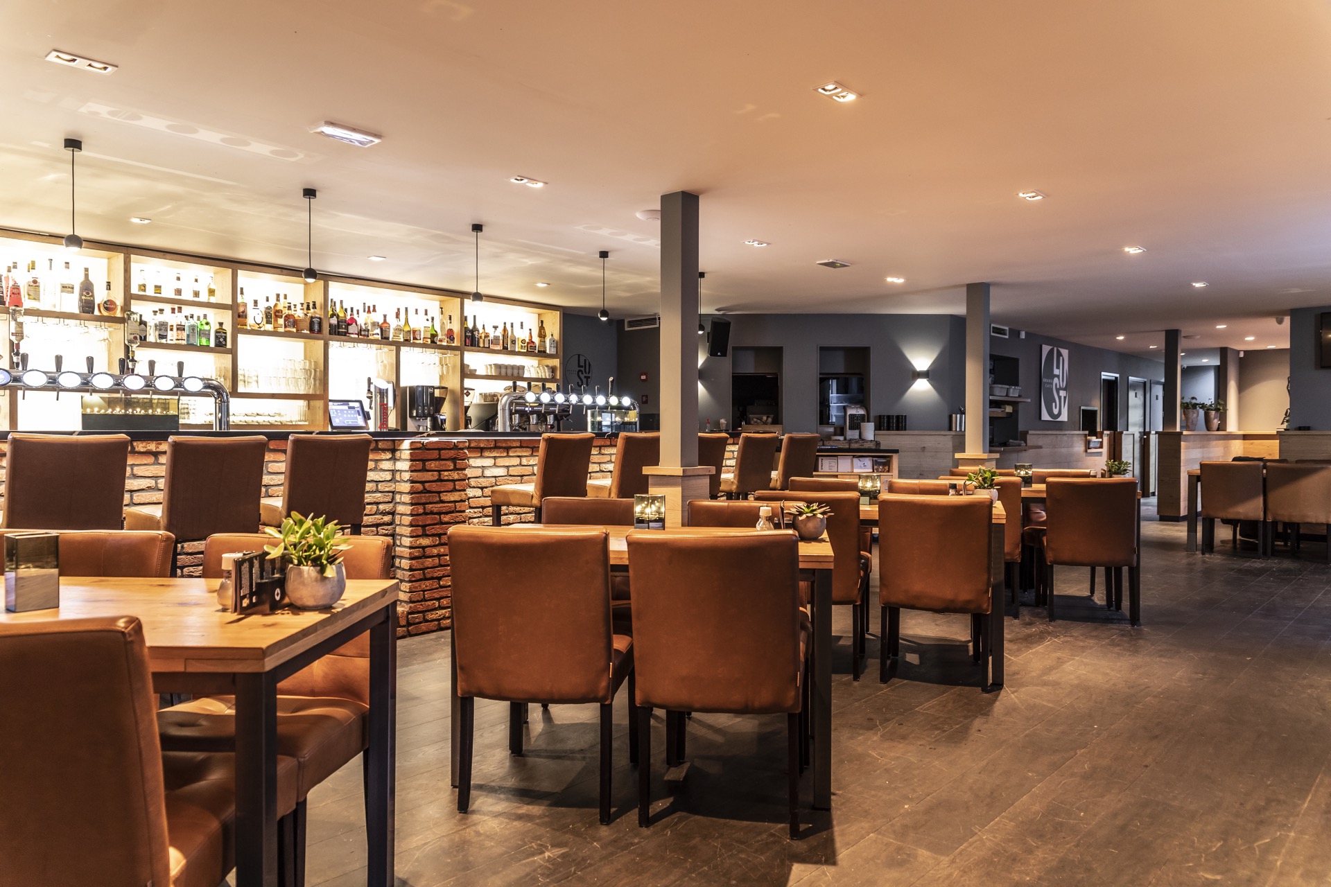 horeca gelegenheid met design verlichting