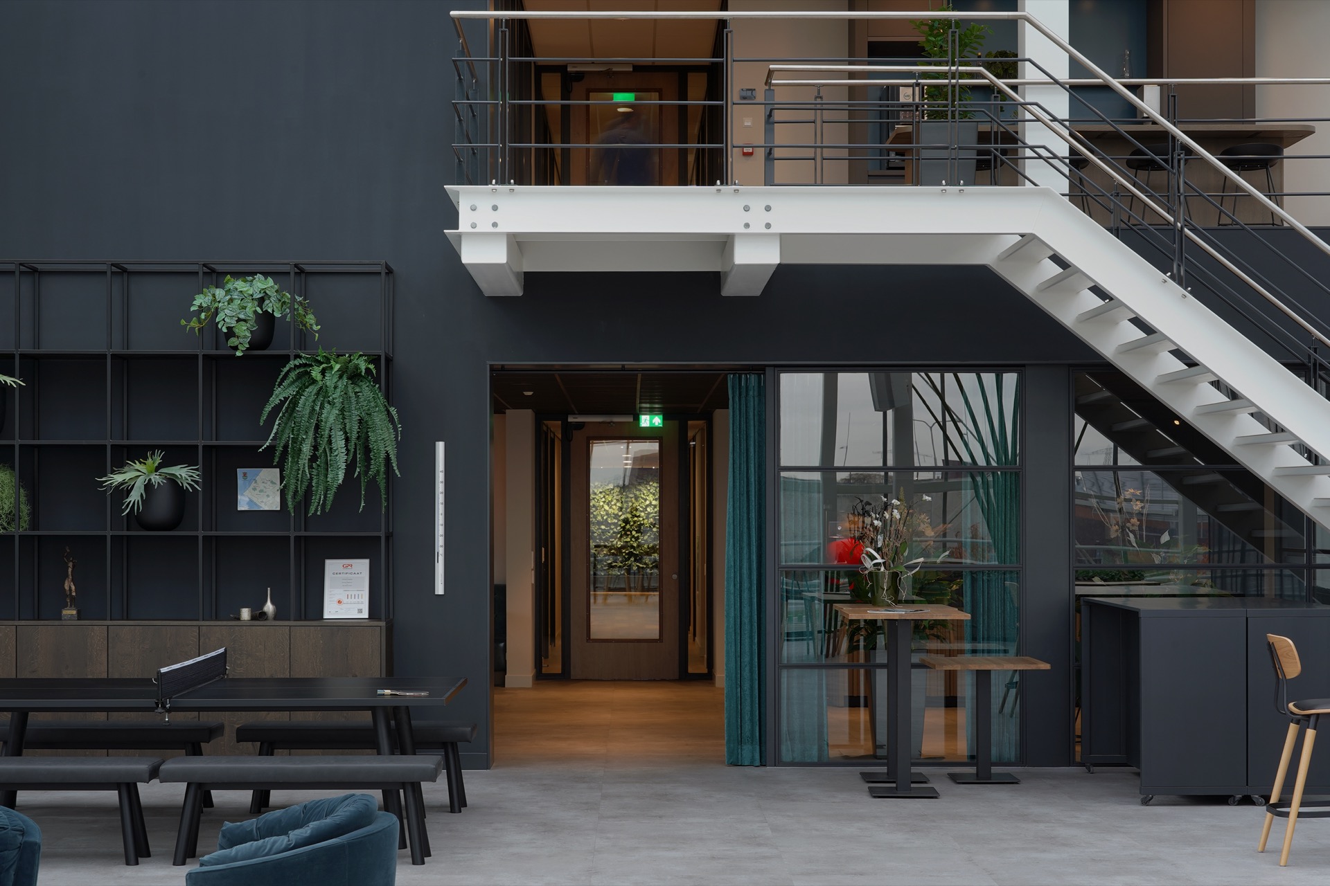 kantoor inrichting met luxe verlichting
