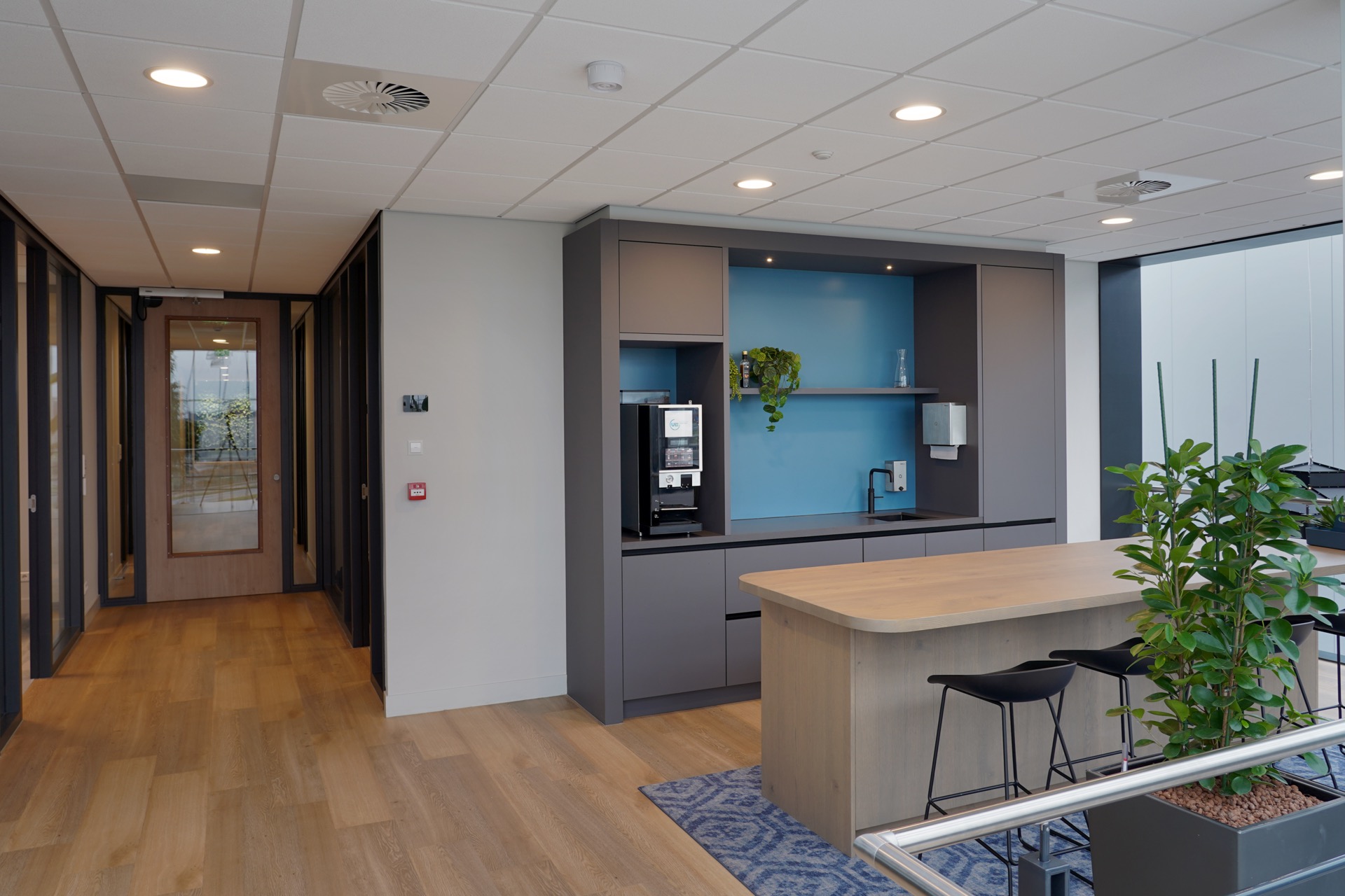 bedrijfskantine met design verlichting