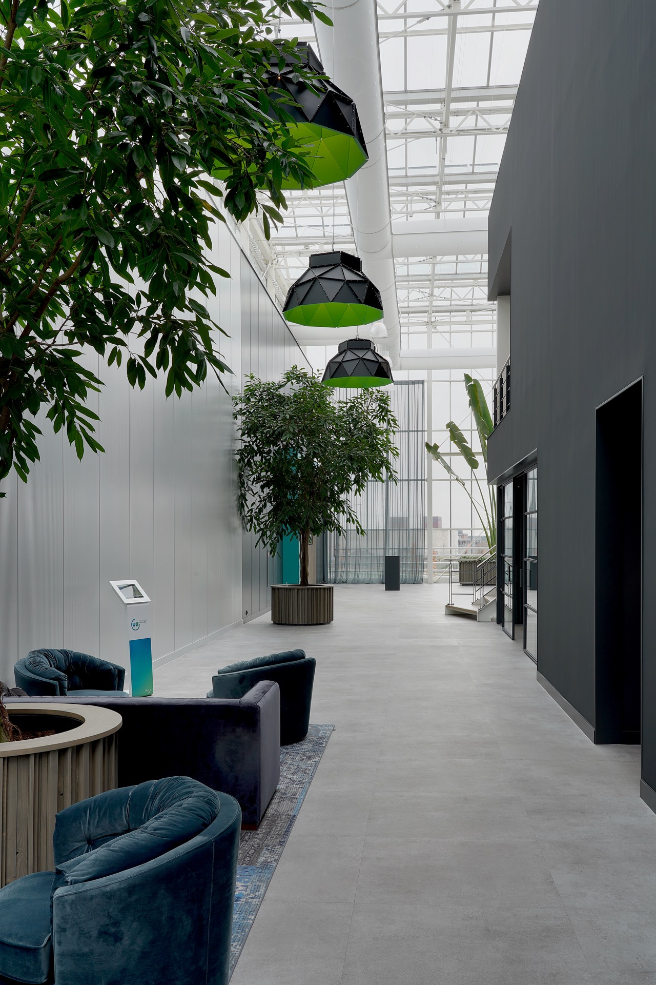 bedrijfspand met luxe verlichting