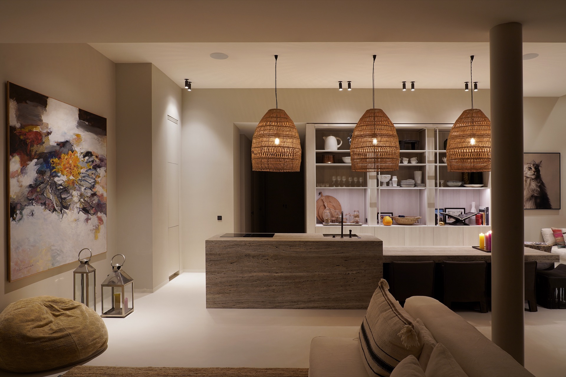 keuken met luxe lampen
