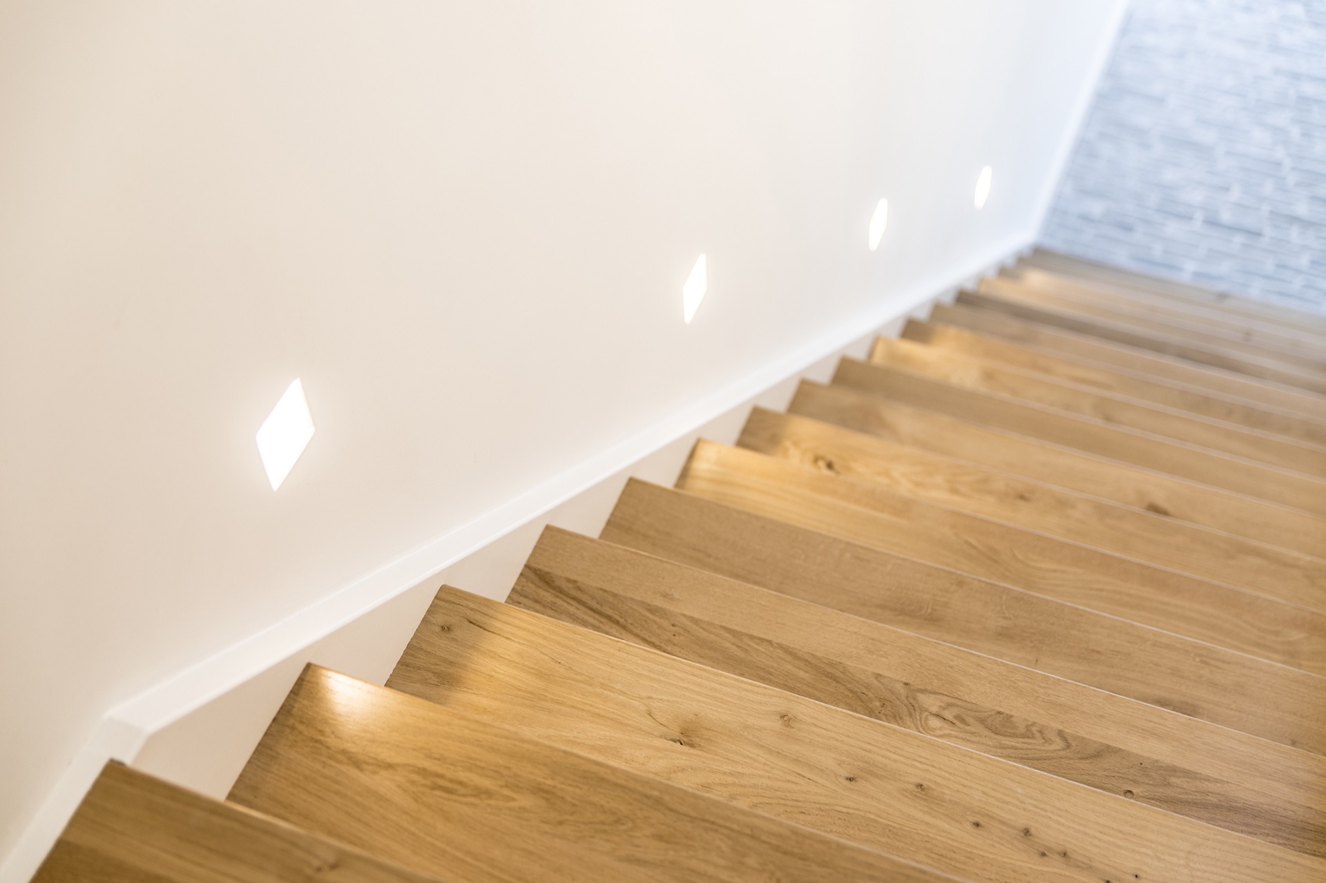 trap met design verlichting