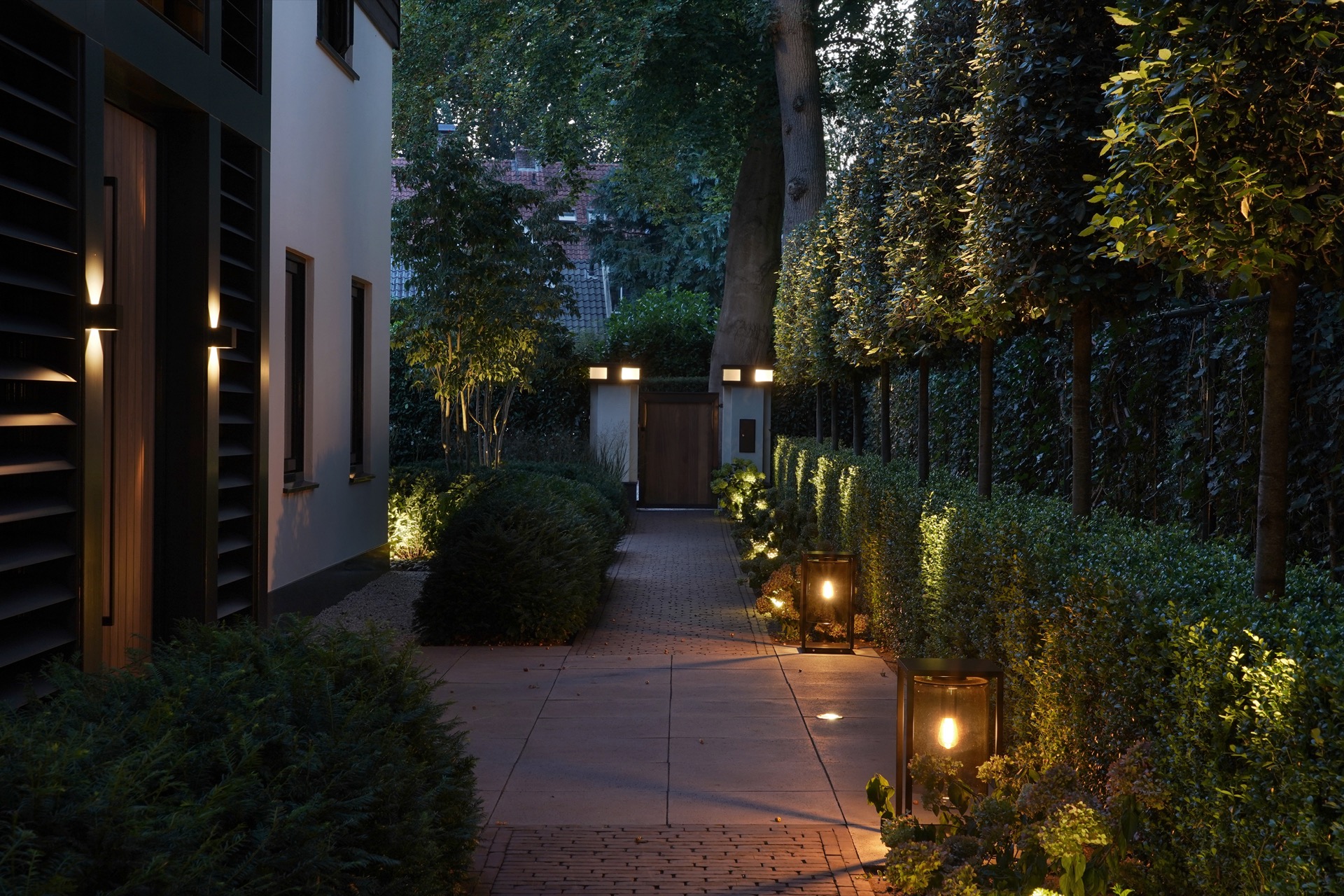 tuin met design buitenverlichting