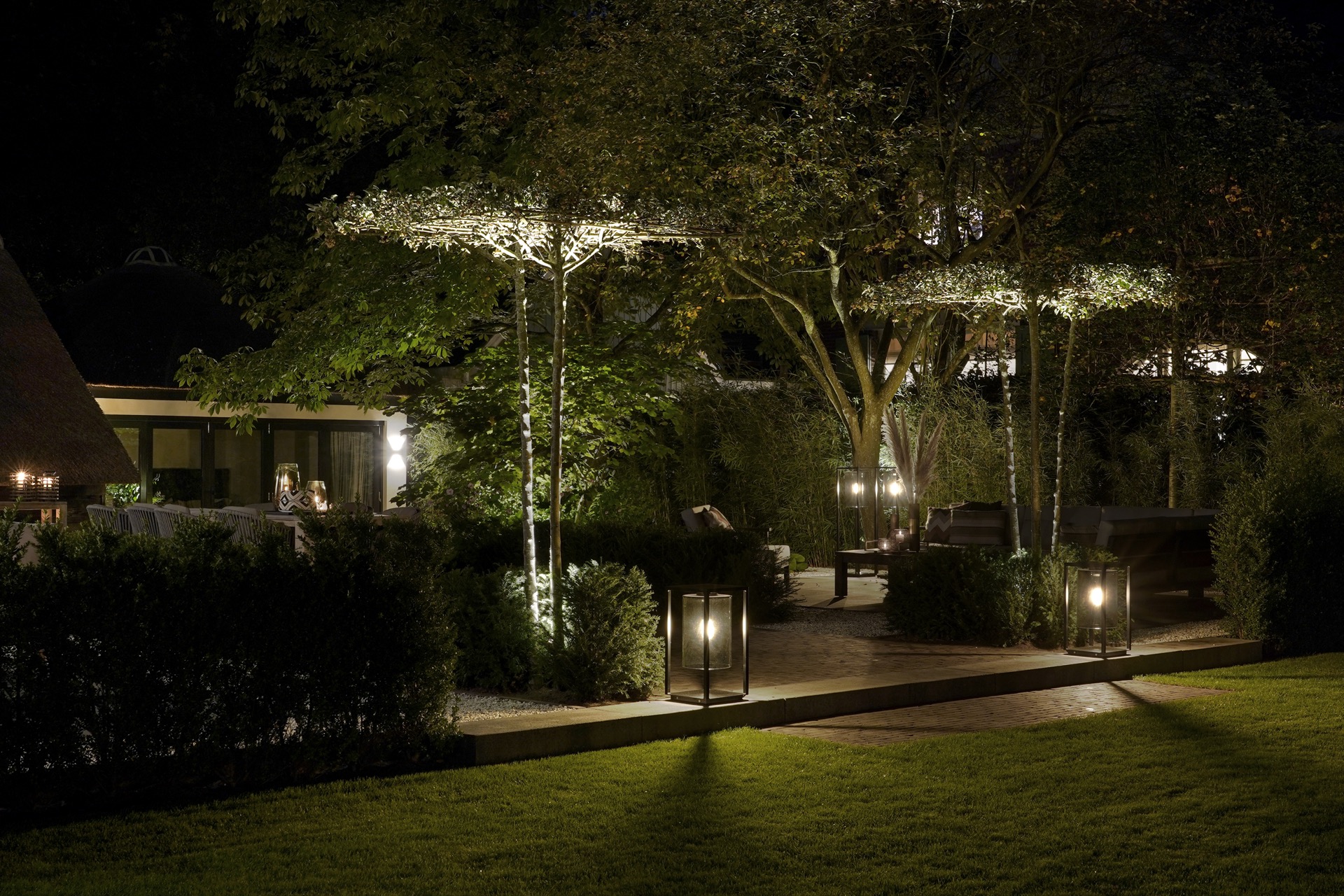 tuin met luxe verlichting