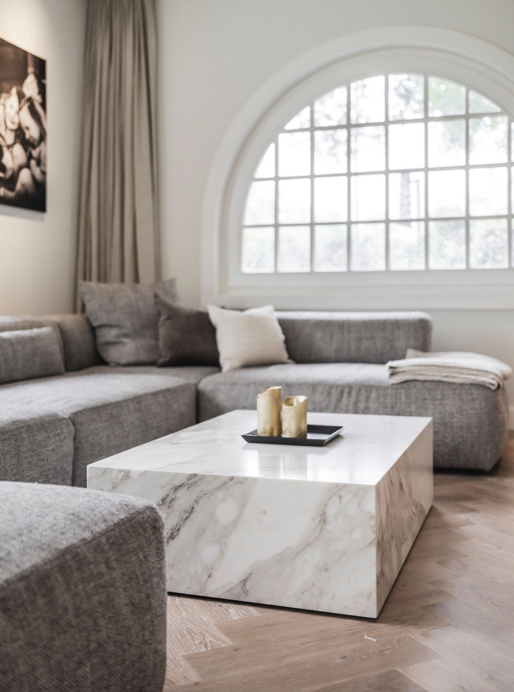 woonkamer met luxe bank