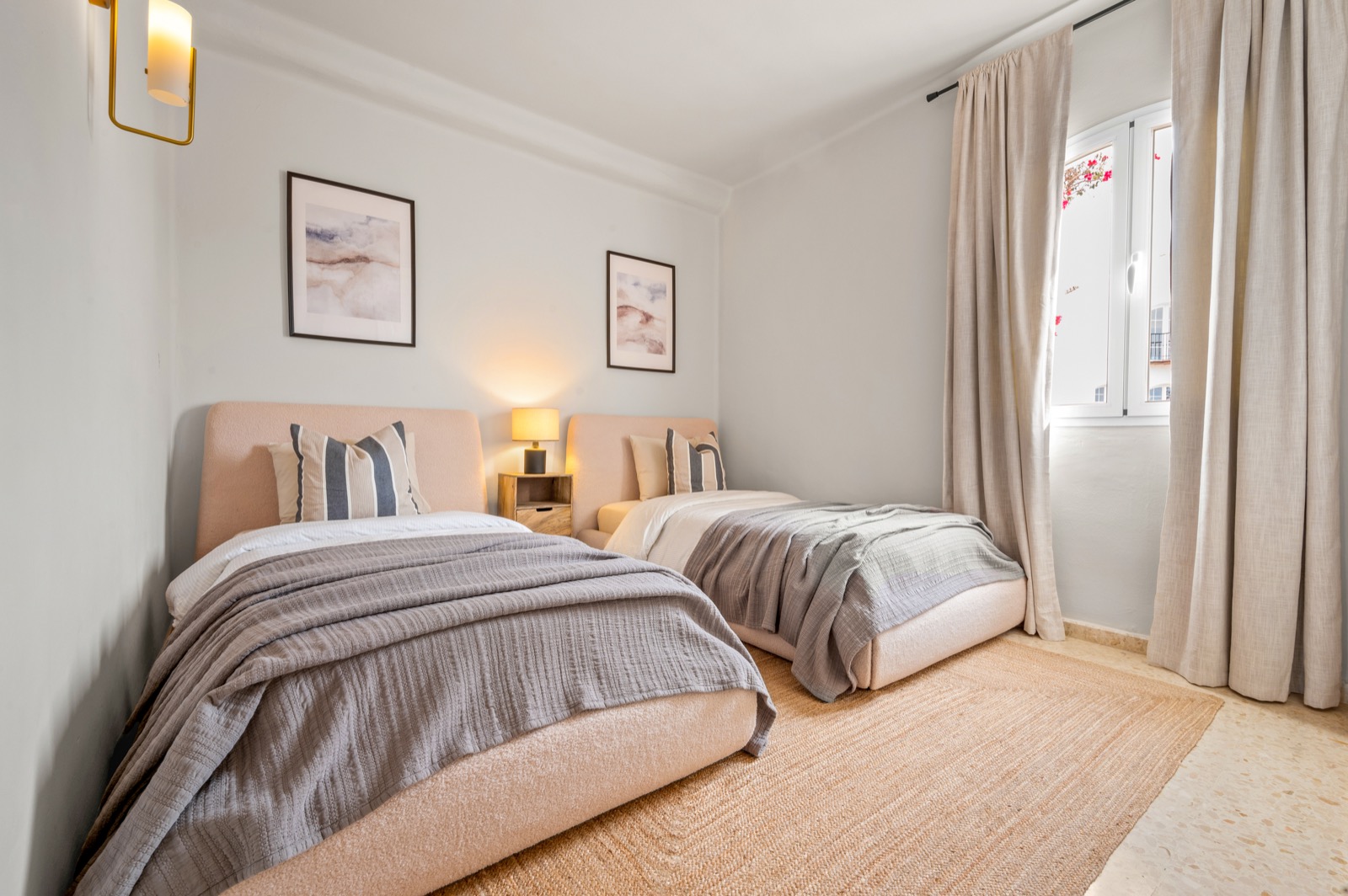 slaapkamer met design bedden