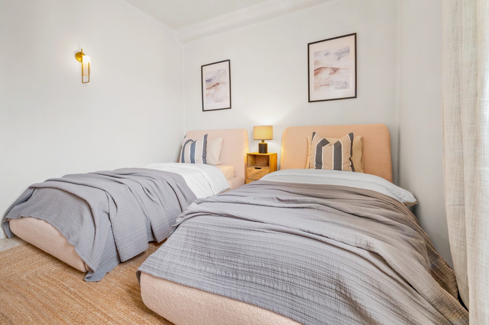 slaapkamer met dubbele bedden