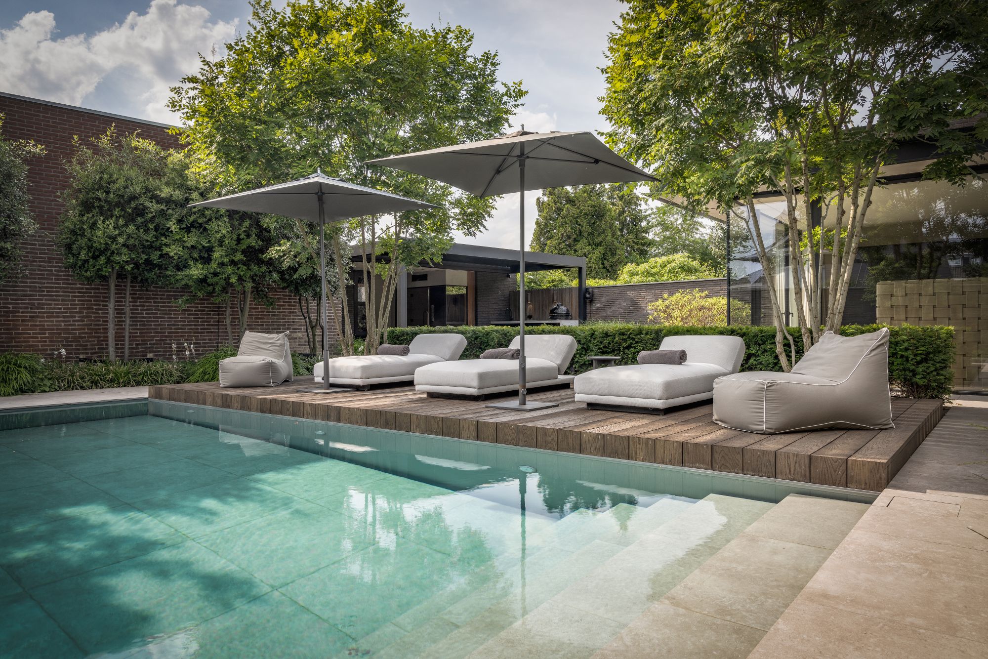 villatuin met zwembad