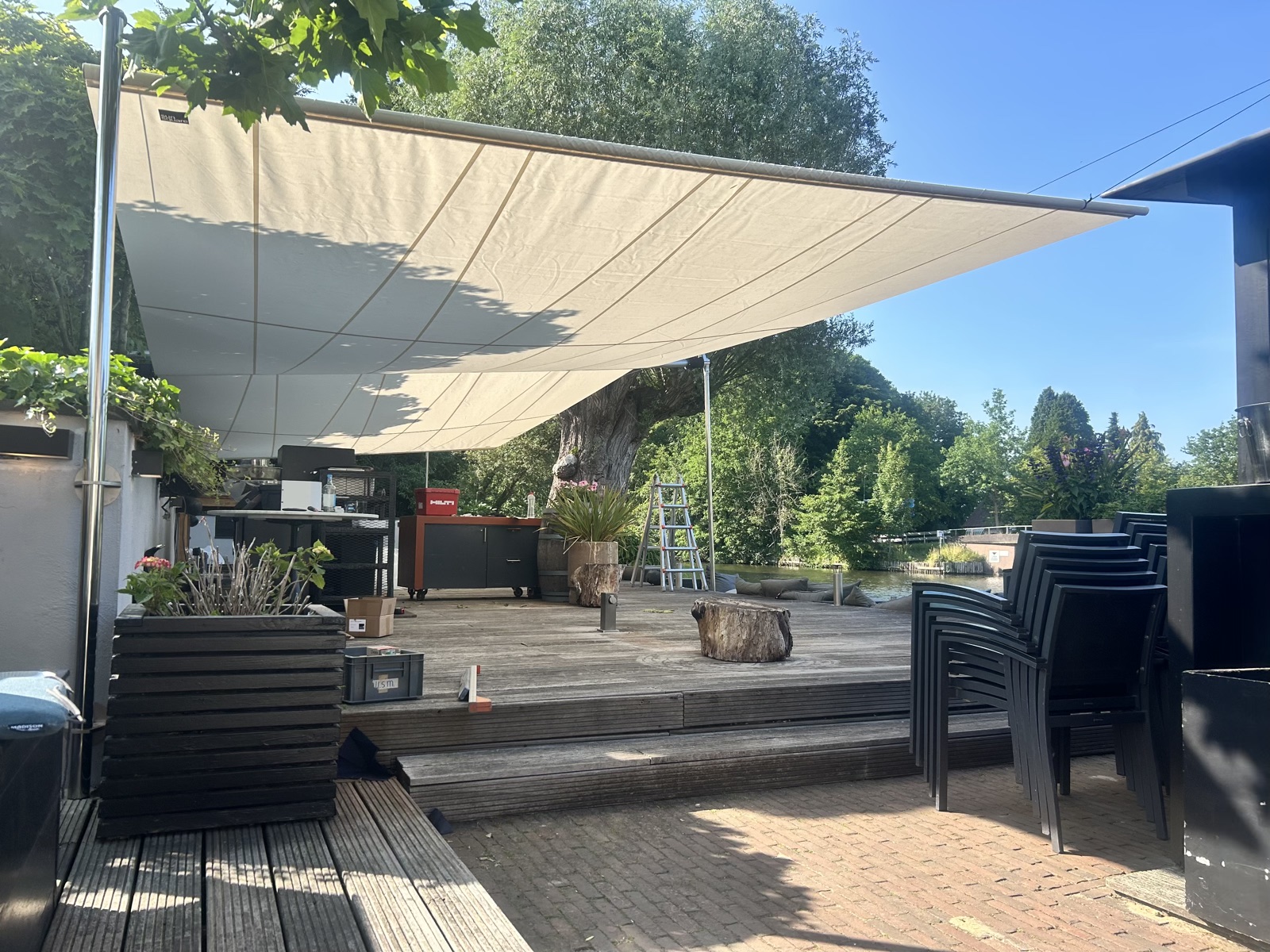 terras met schaduwzeil