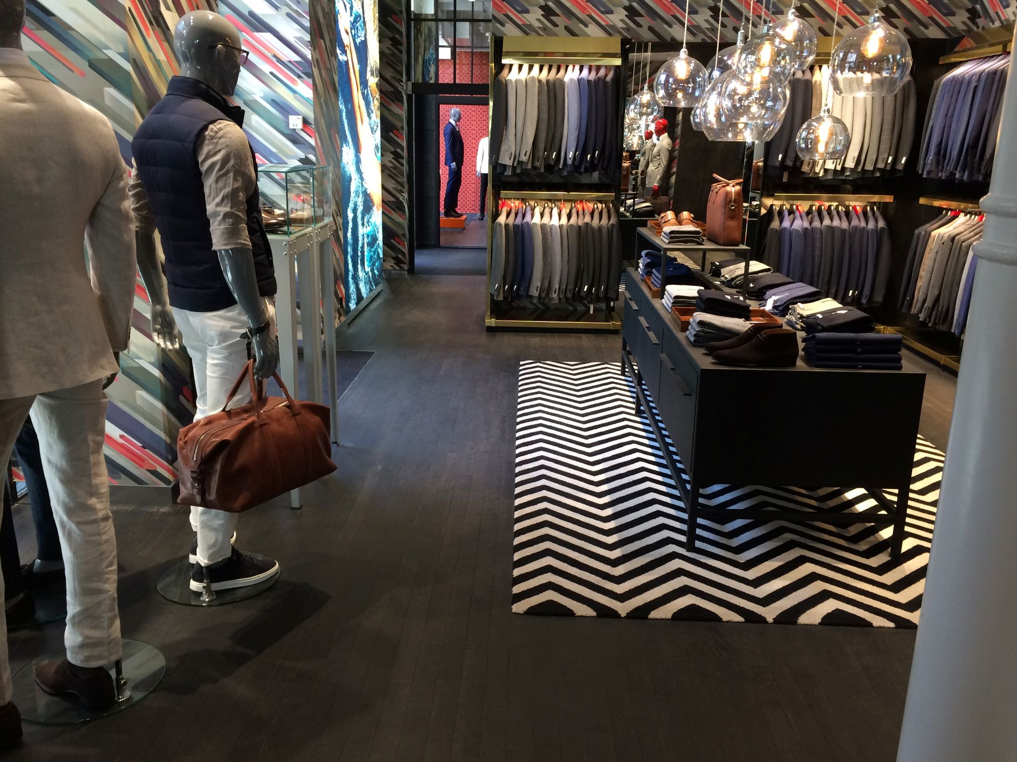 winkel met houten vloer