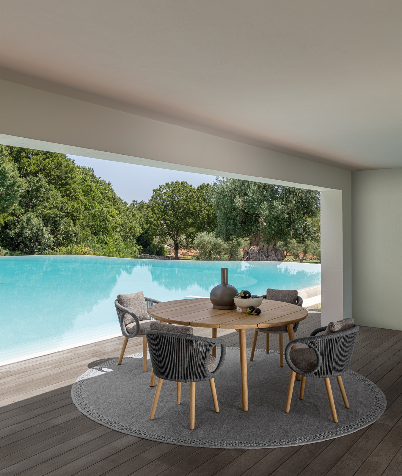 overkapping met tuinmeubels