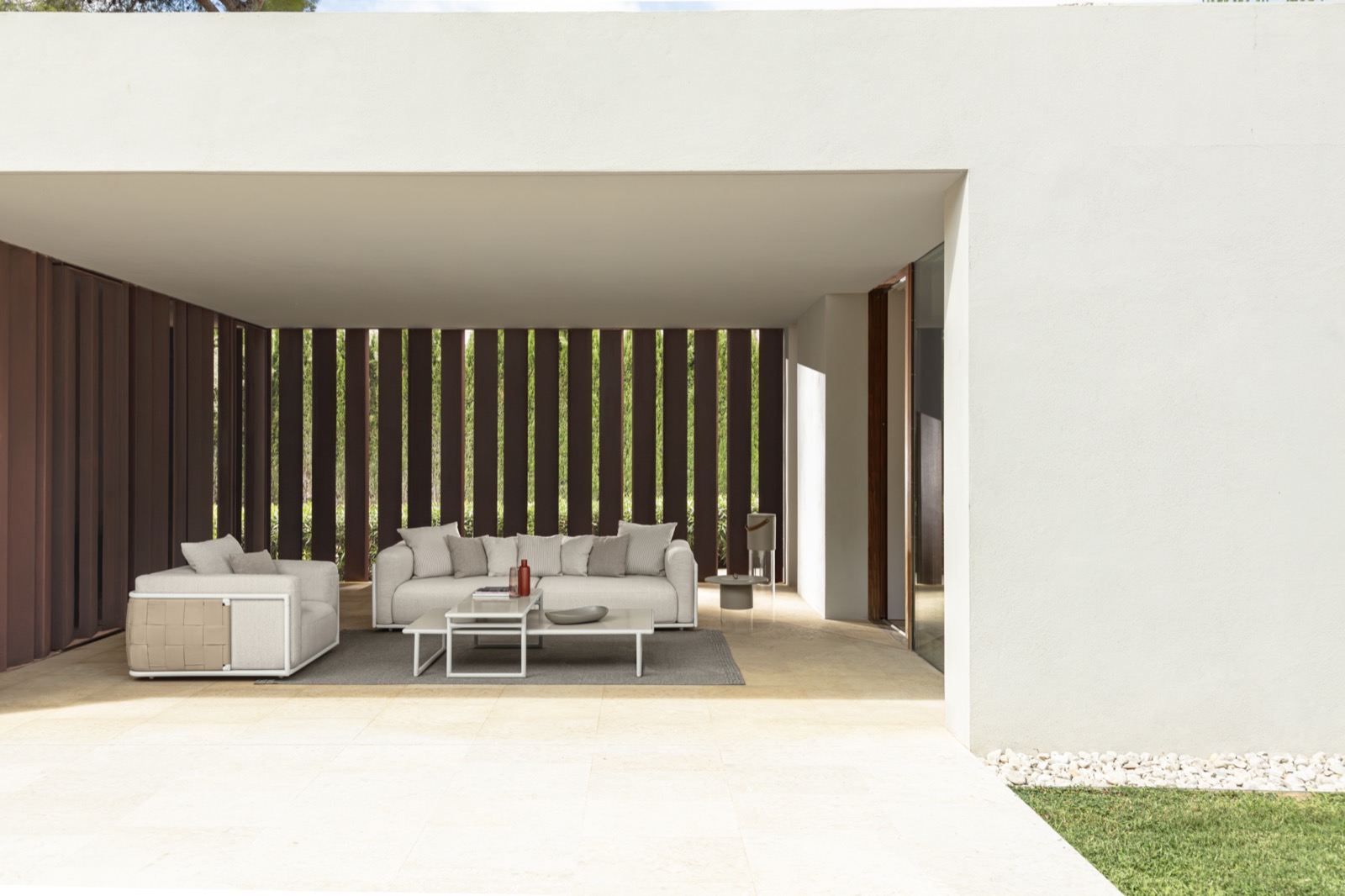 overkapping met luxe loungeset