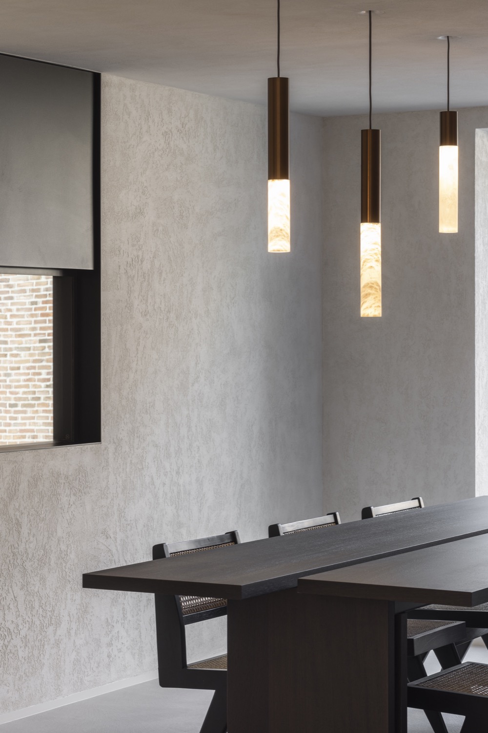 eettafel met designverlichting