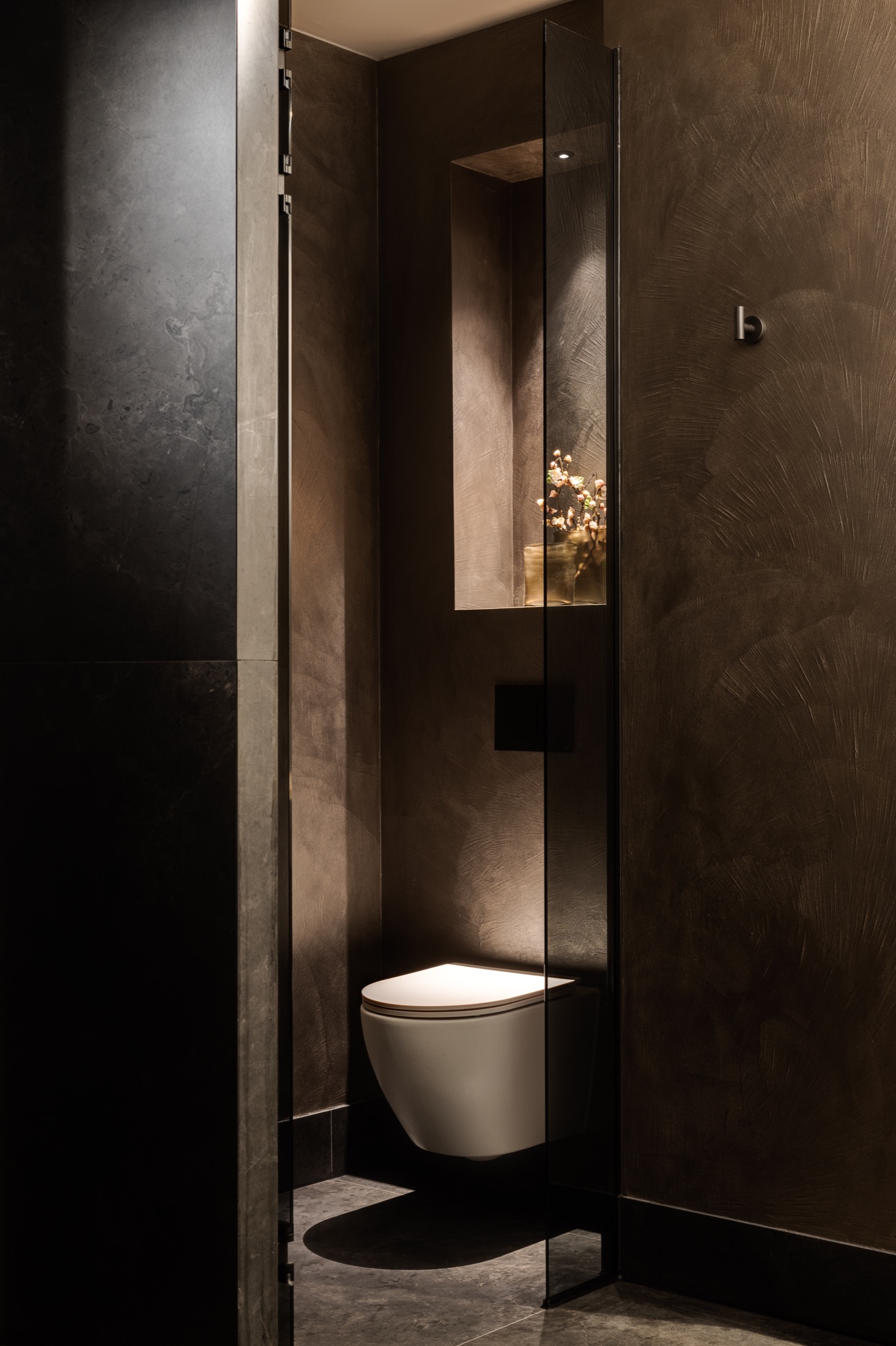 luxe toilet