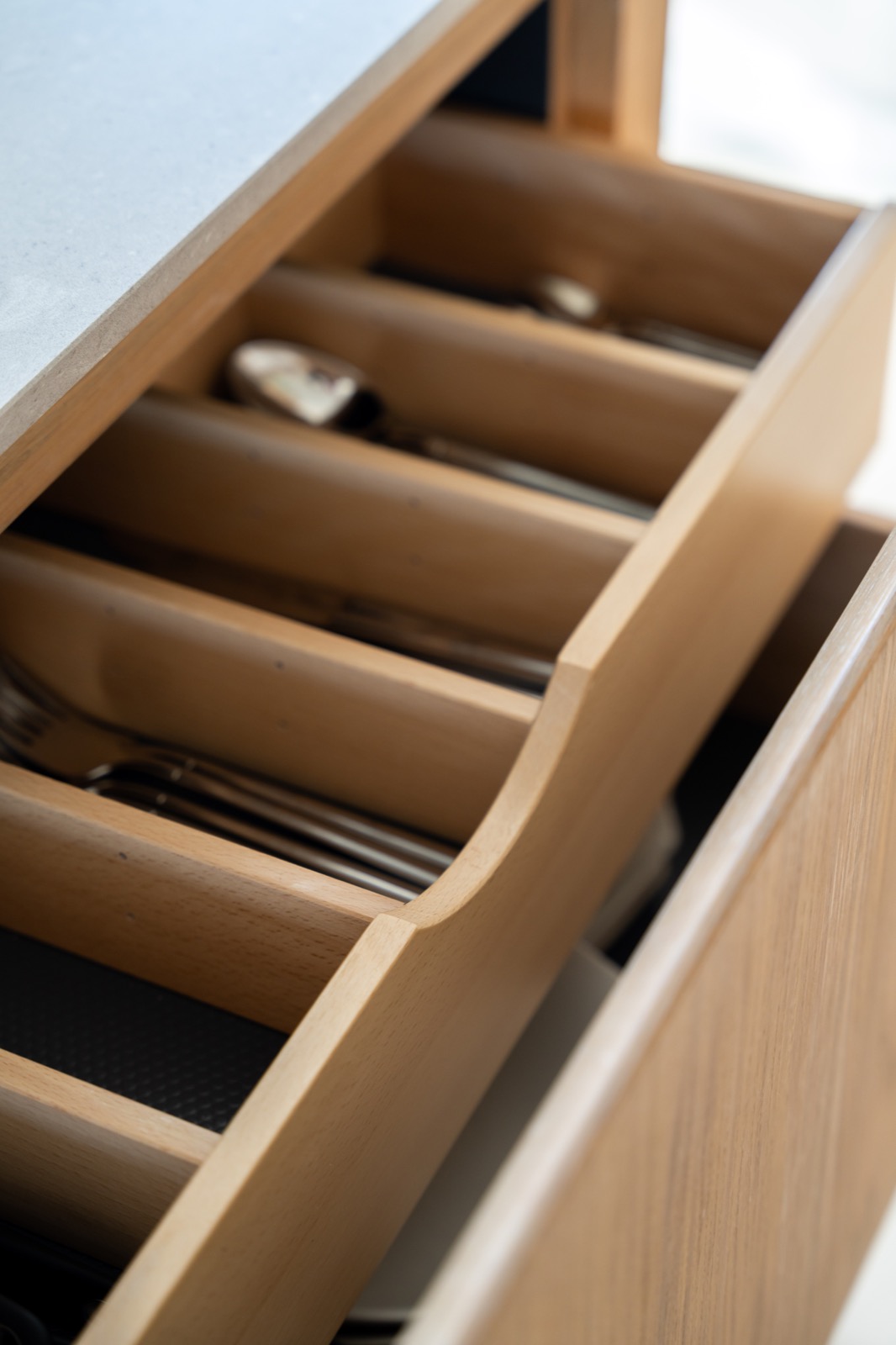 kast met maatwerk lades