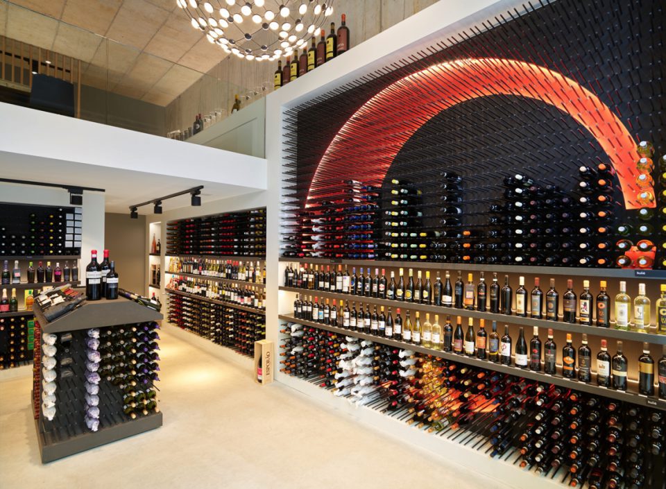 interieur wijnwinkel
