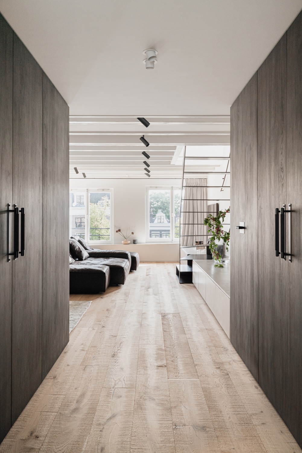 maatwerk kasten in woonkamer