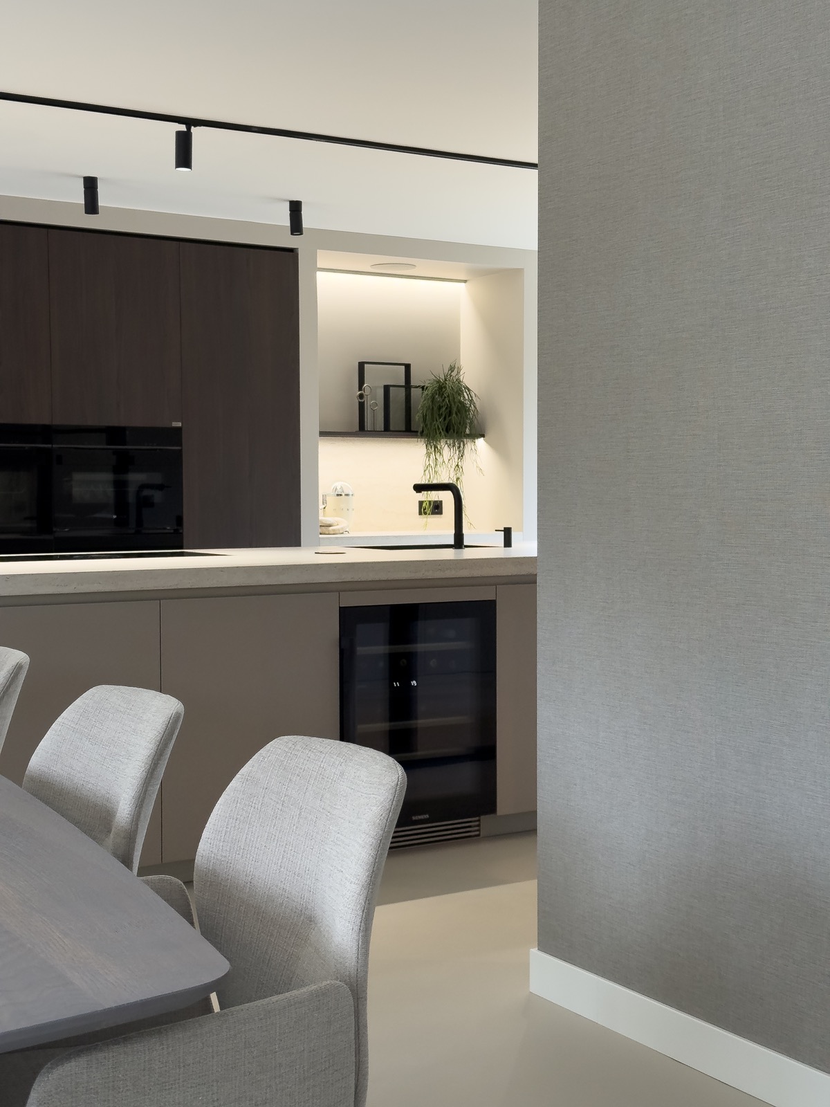 luxe keuken met inbouwapparatuur