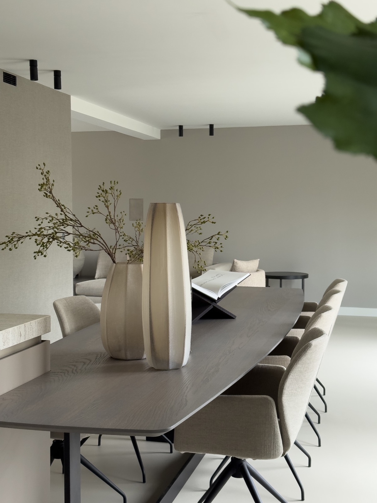 luxe eettafel met stoelen