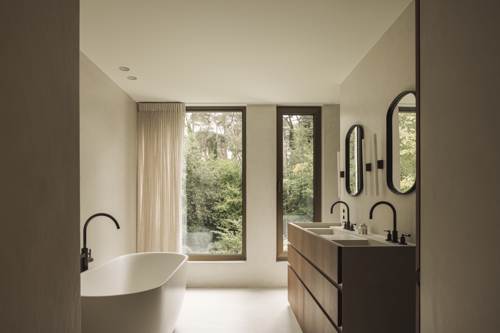 badkamer met luxe wandafwerking
