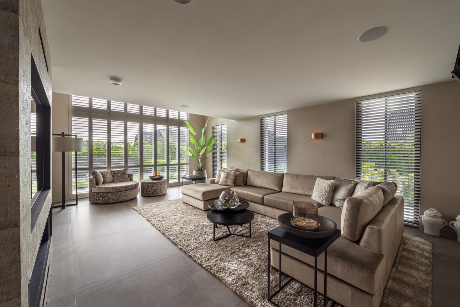 woonkamer met luxe verlichting