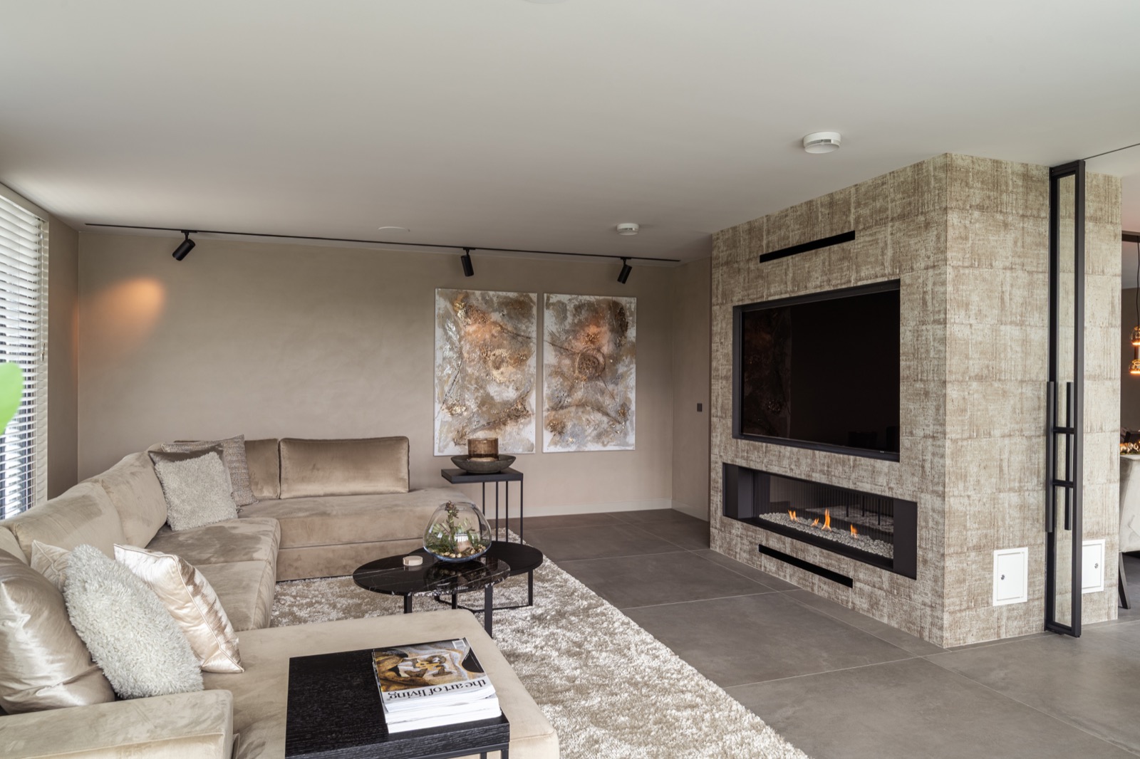 woonkamer met design verlichting