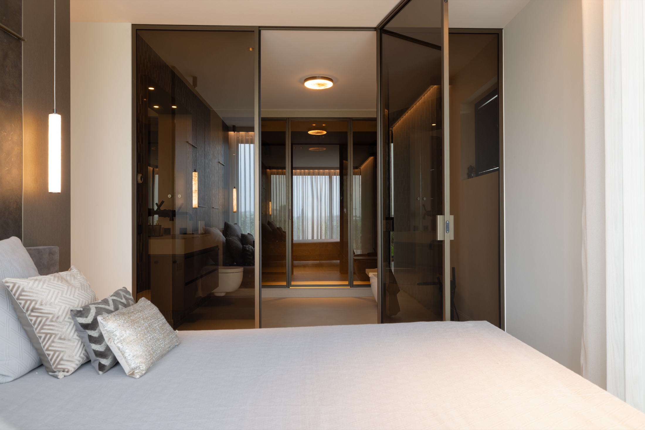 slaapkamer met design verlichting