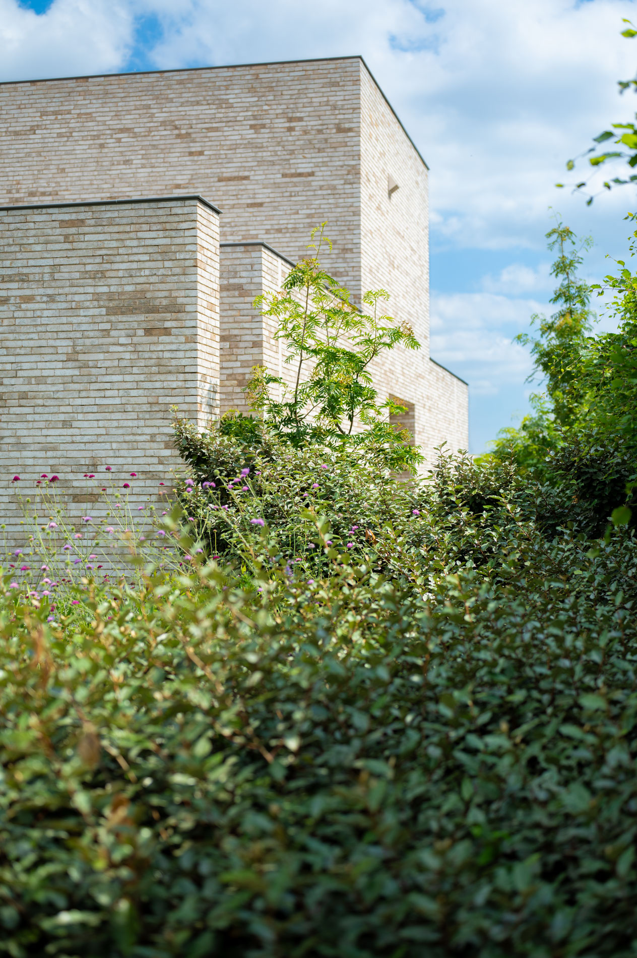 villa met sfeervolle beplanting