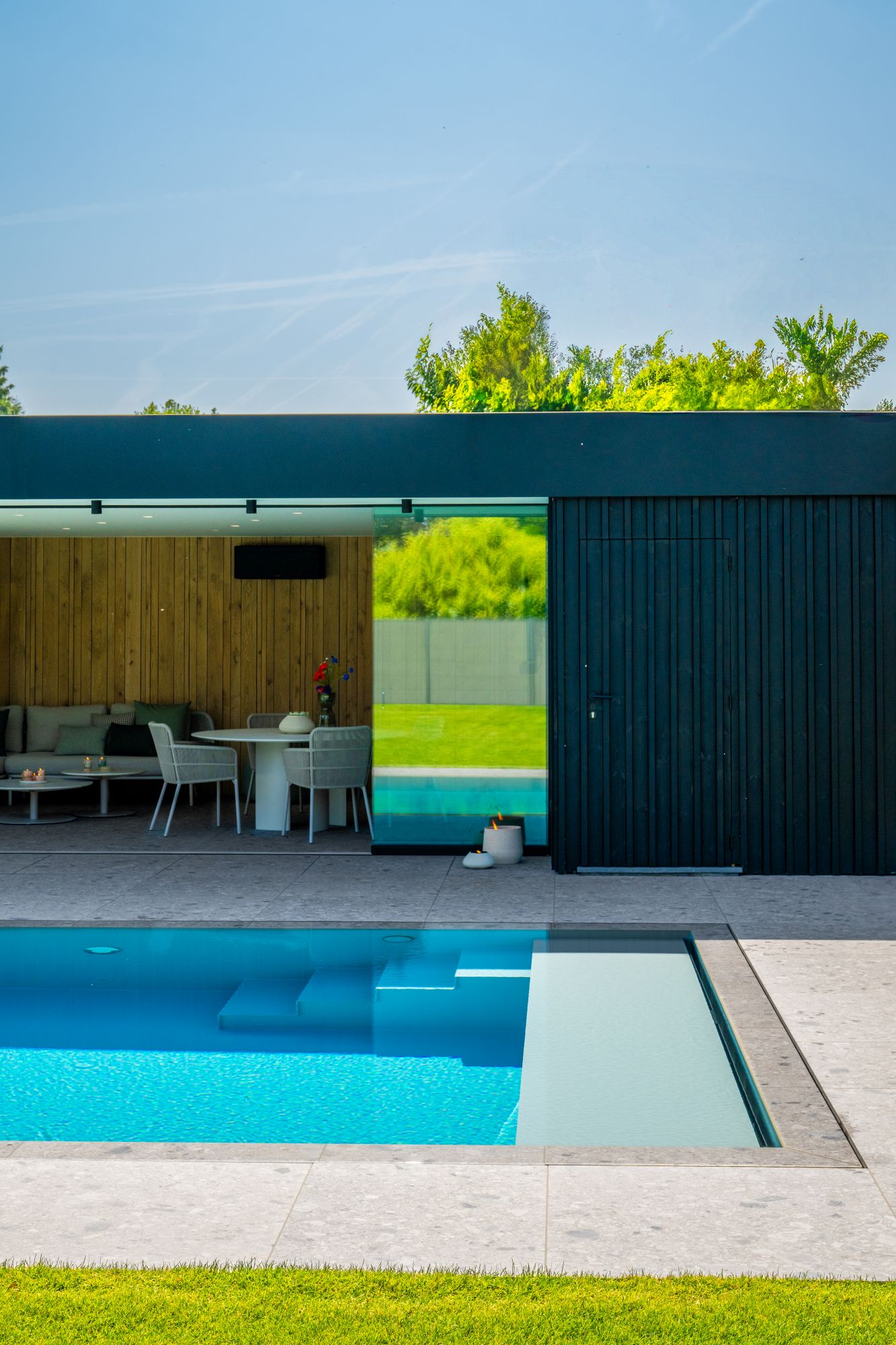 poolhouse