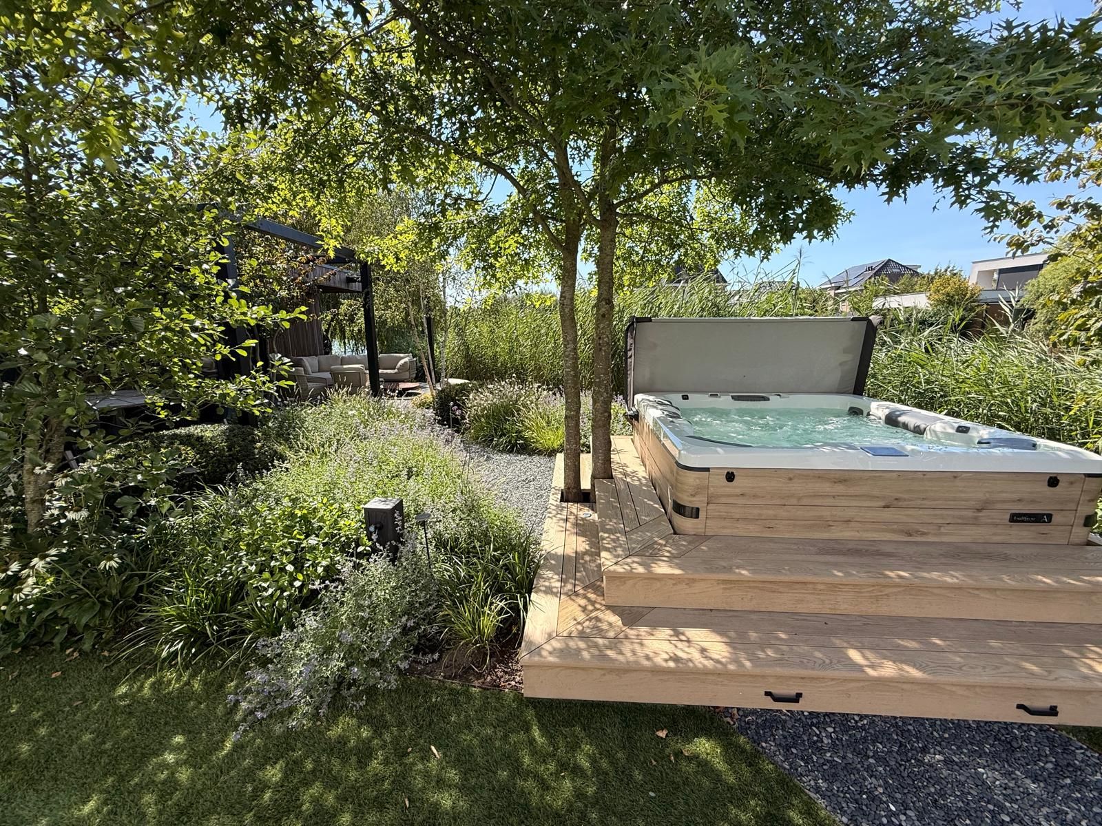 villatuin met whirlpool