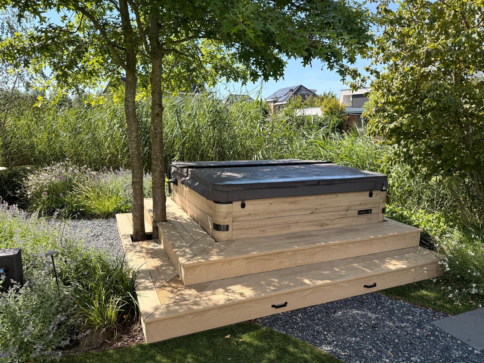 jacuzzi met afdekzeil