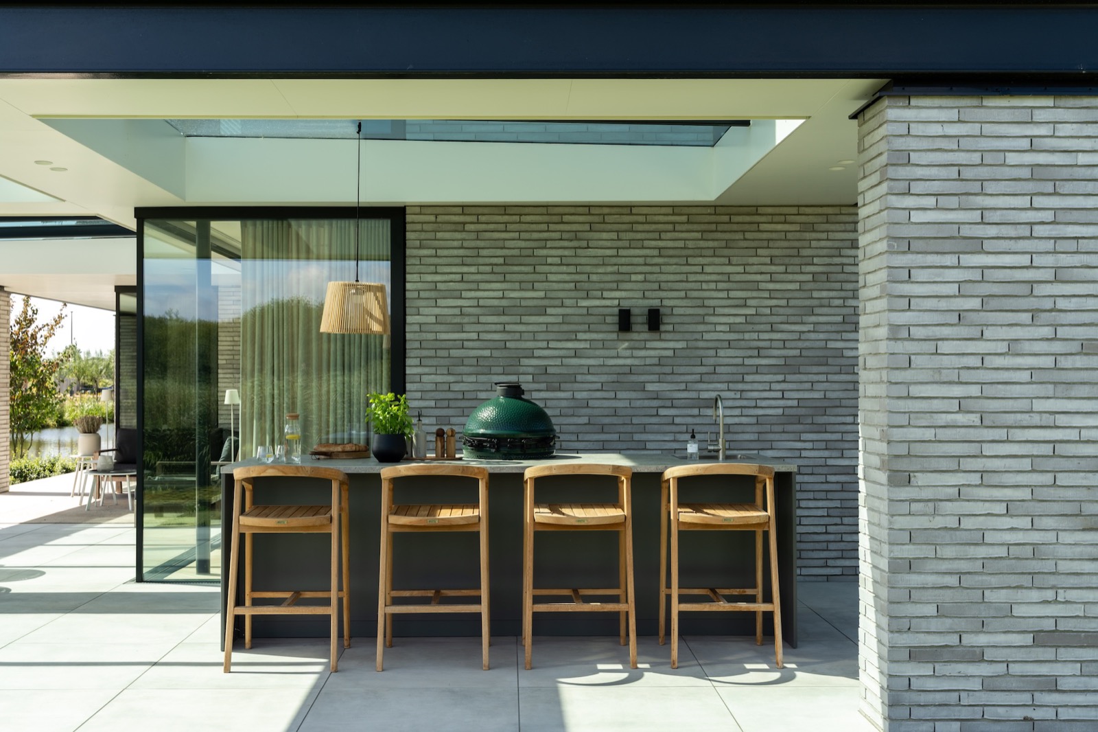 terras met maatwerk buitenkeuken