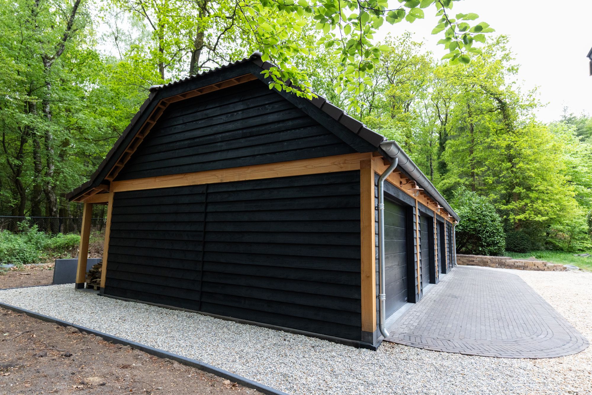 zwarte garage