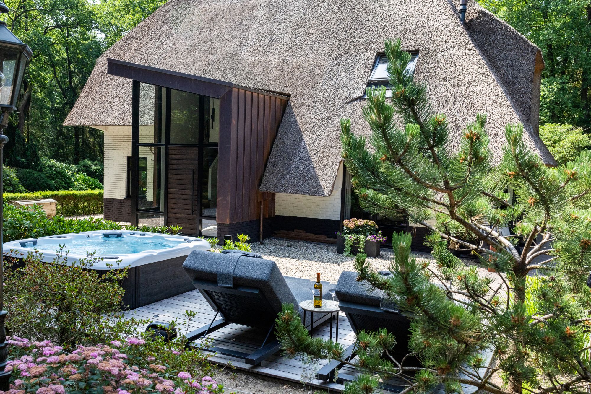 buiten terras met vlonder