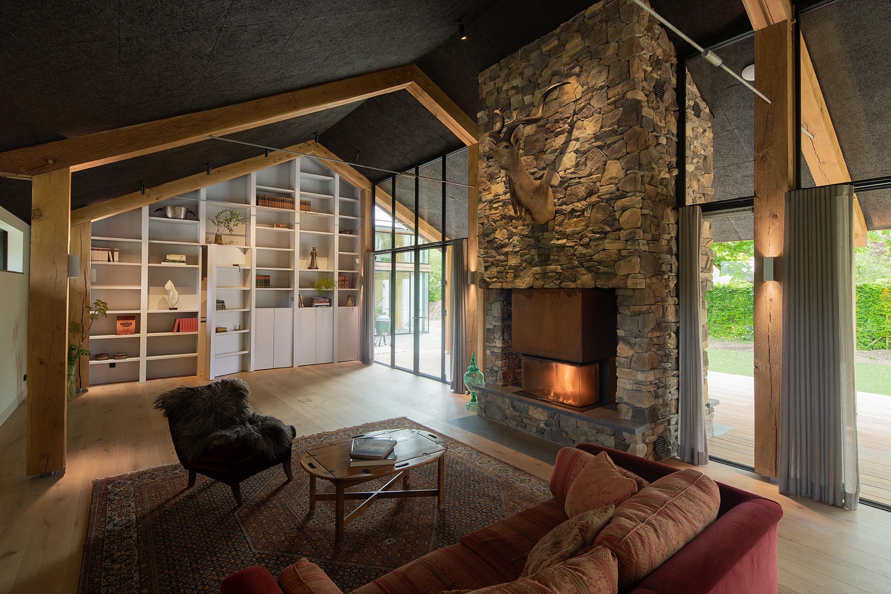 luxe interieur met haard
