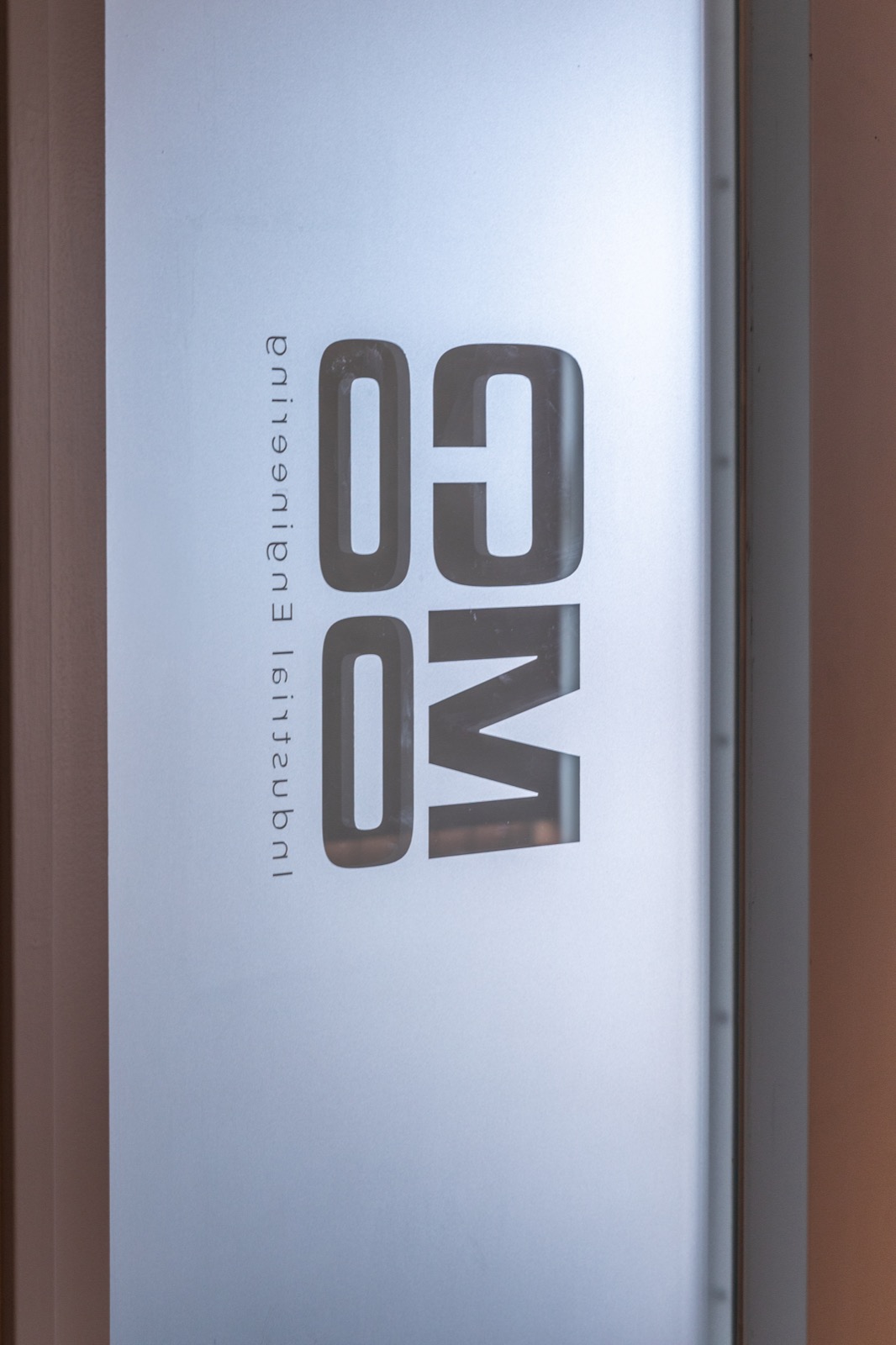 luxe deur met logo