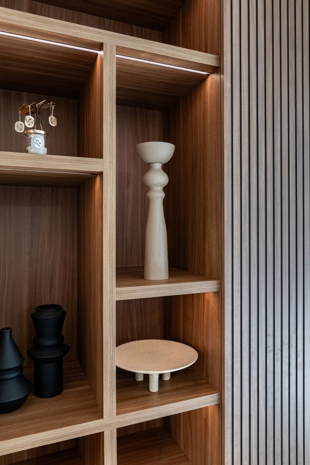 luxe wandkast met vakken