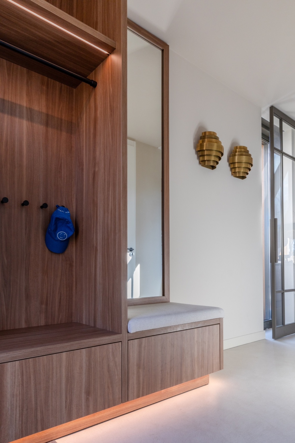 hal met luxe maatwerk kast