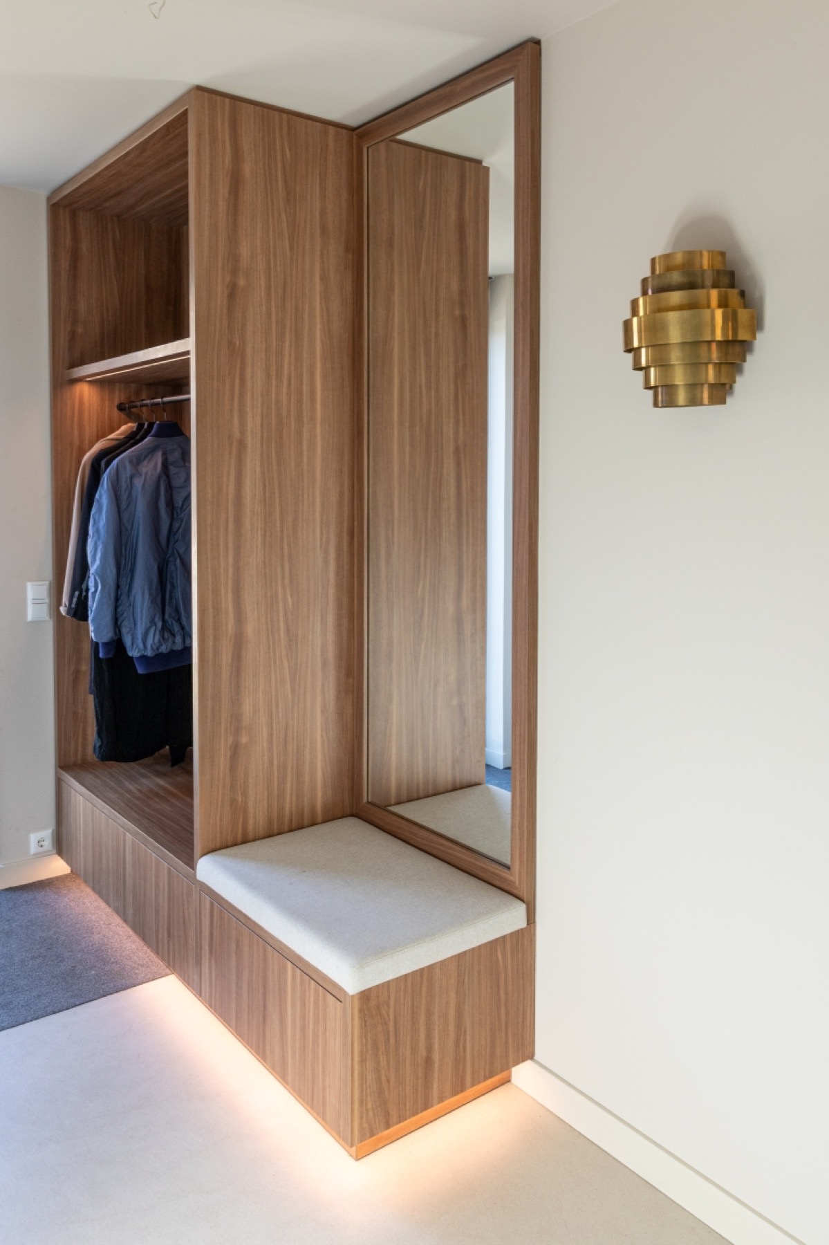 luxe maatwerk kasten in modern interieur