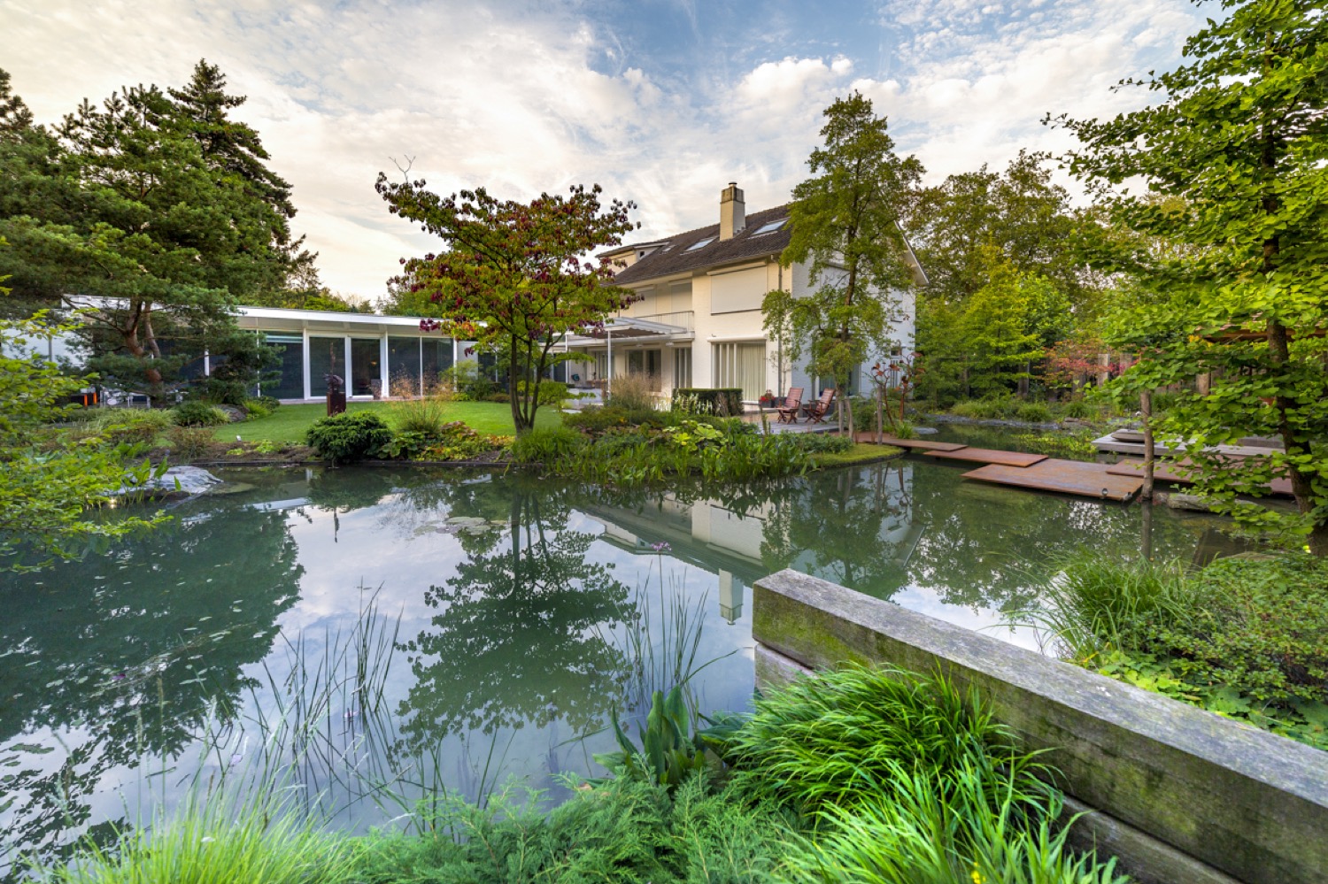 vijver bij villa