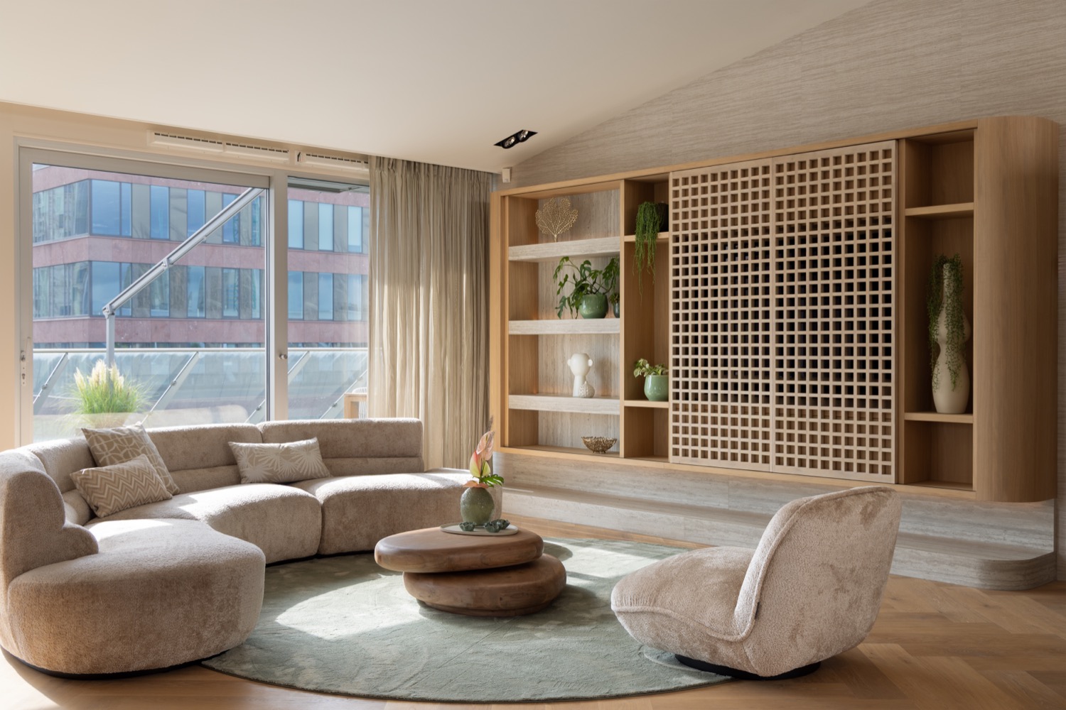 woonkamer met maatwerk kast