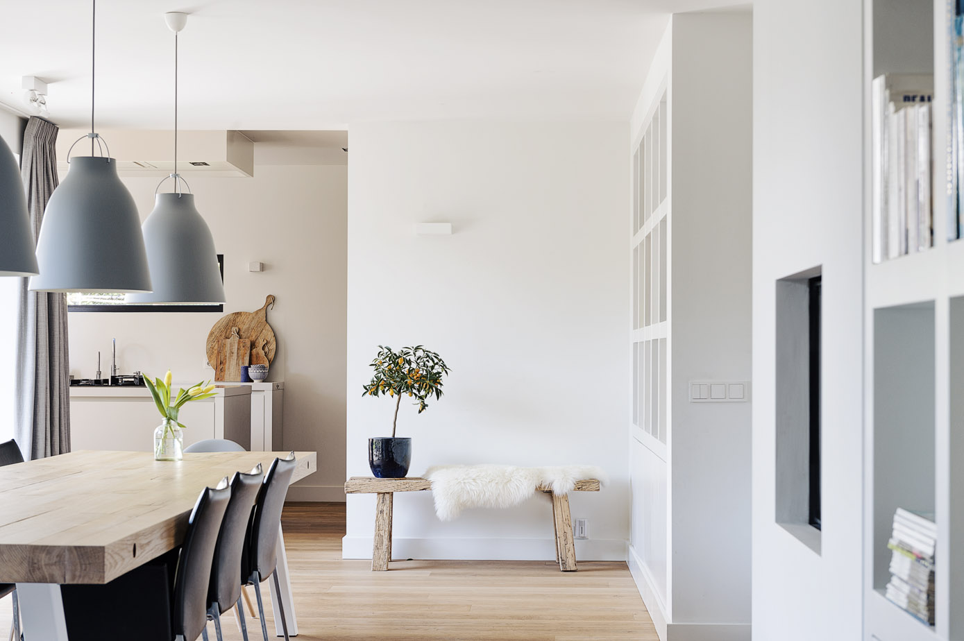 Interieur villa eetkamer