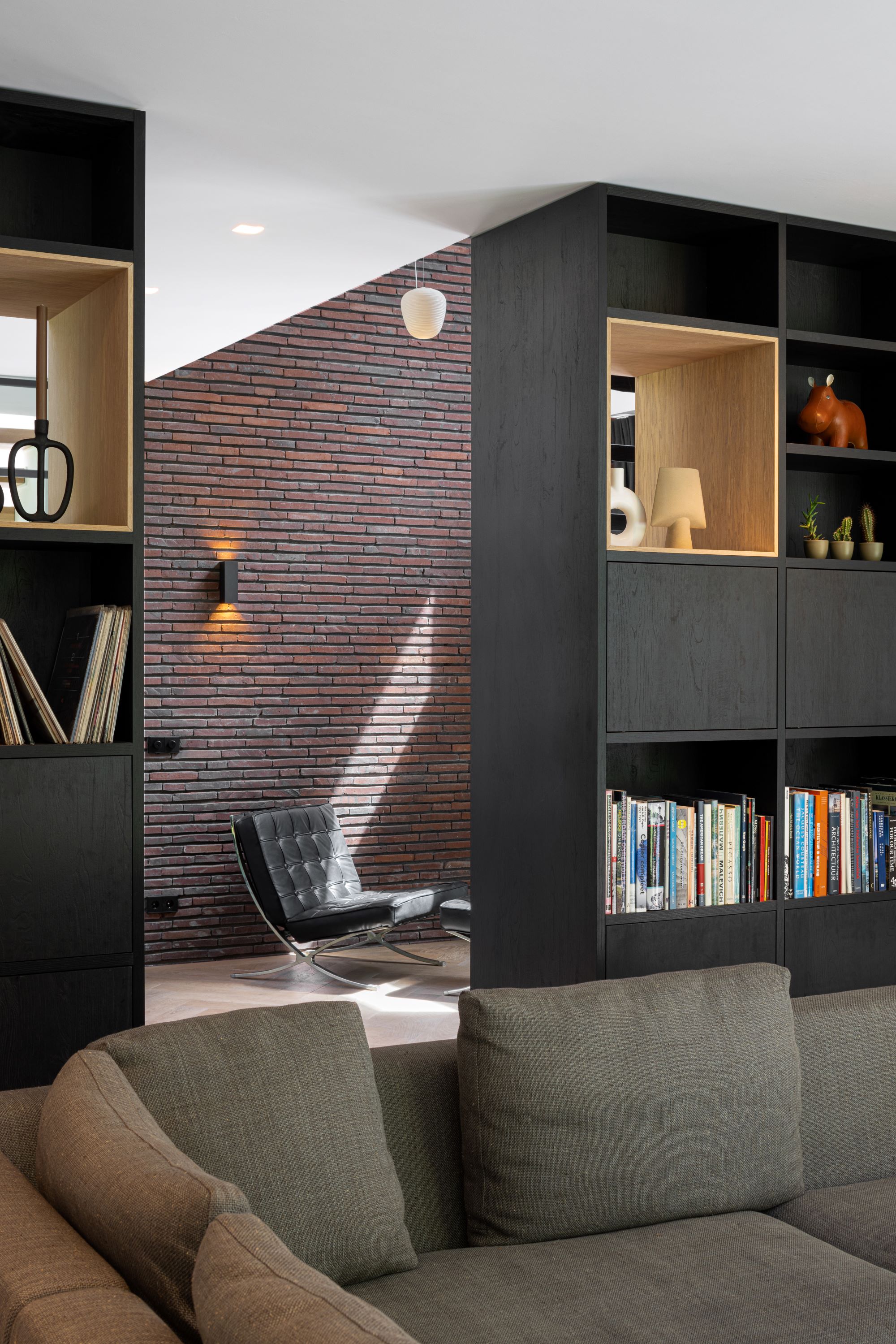 villa interieur met maatwerk kast