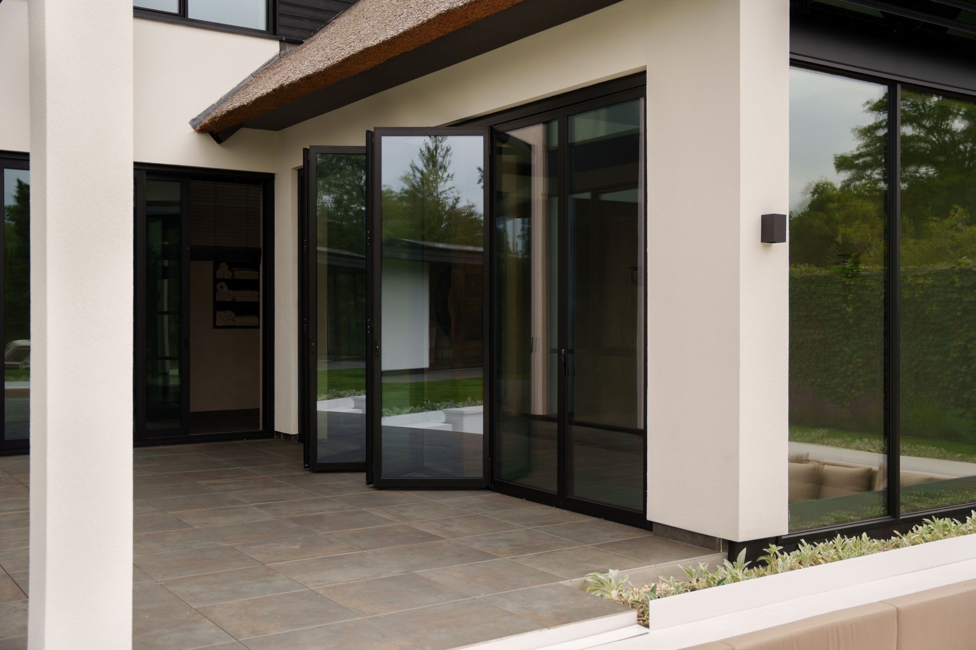 poolhouse met openslaande deuren