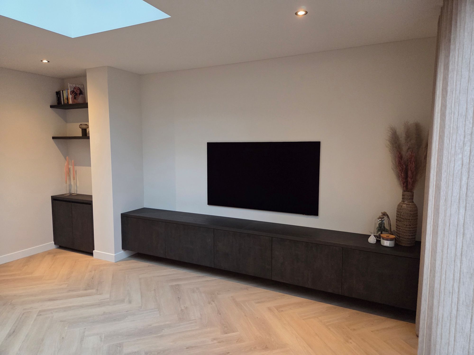 luxe tv wand