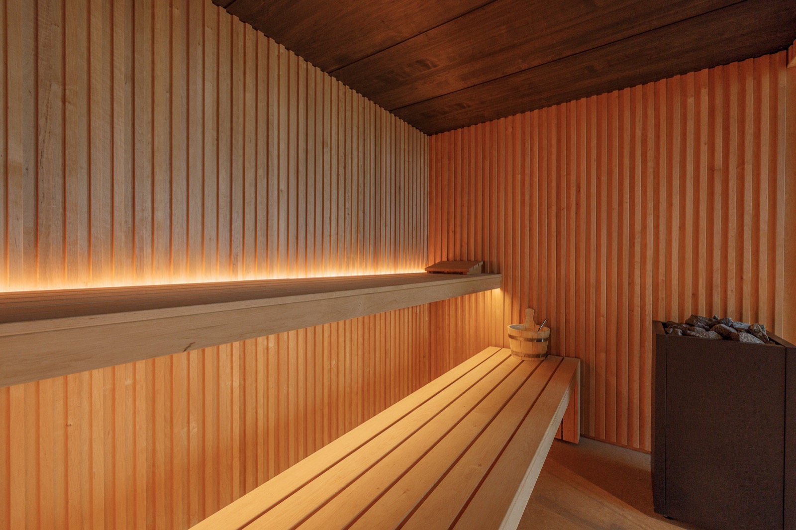 luxe sauna met verlichting